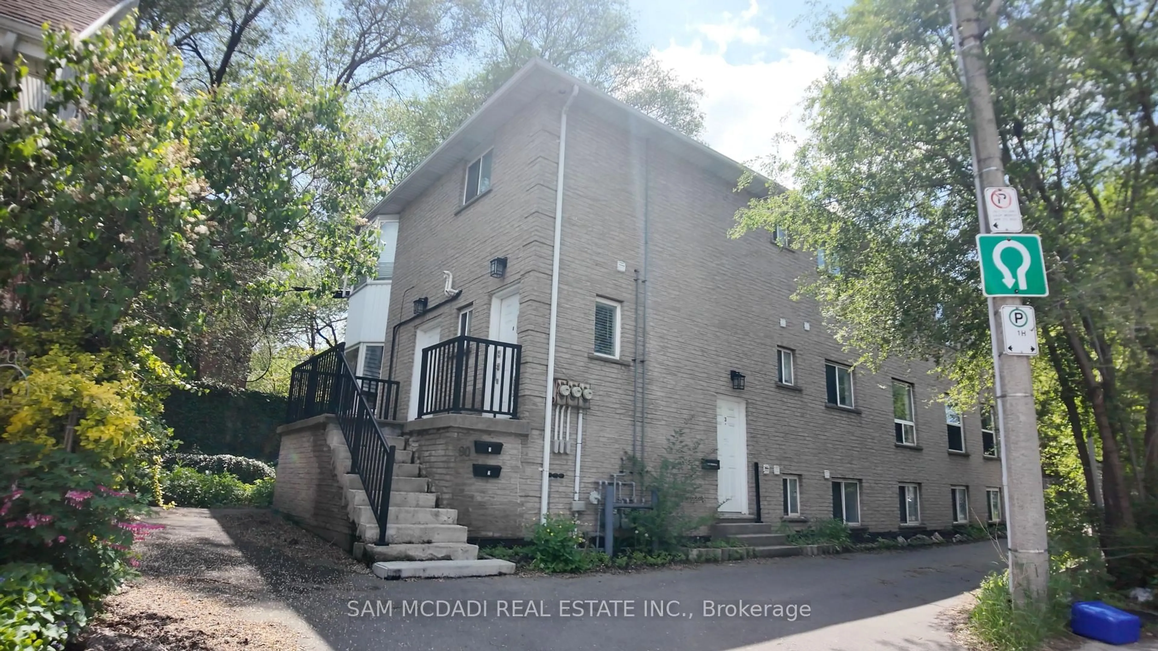 Home with brick exterior material, unknown for 90 Tisdale St, Hamilton Ontario L8N 2W2