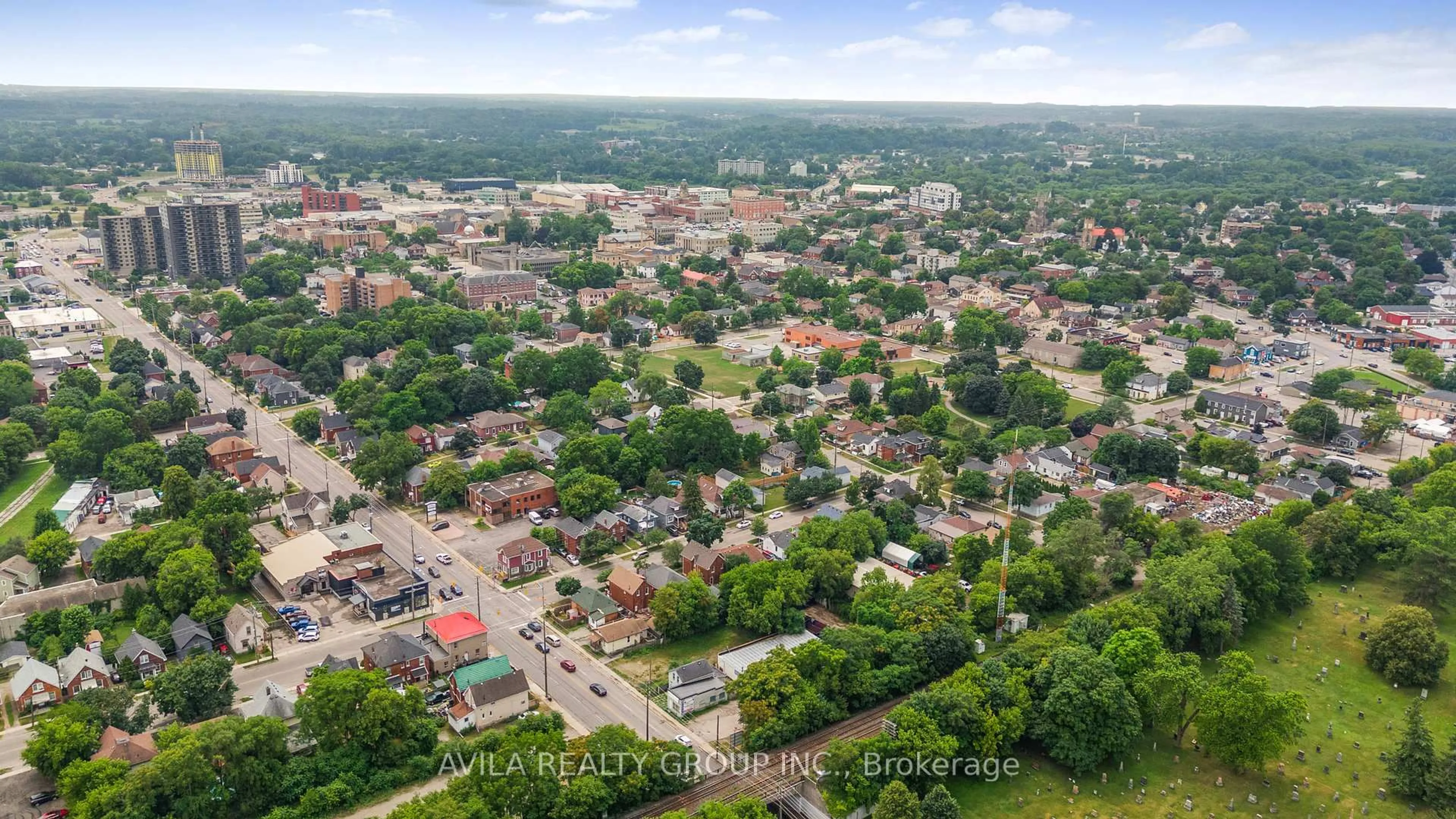 A pic from outside/outdoor area/front of a property/back of a property/a pic from drone, street for 135 Charlotte St, Brantford Ontario N3T 2X7