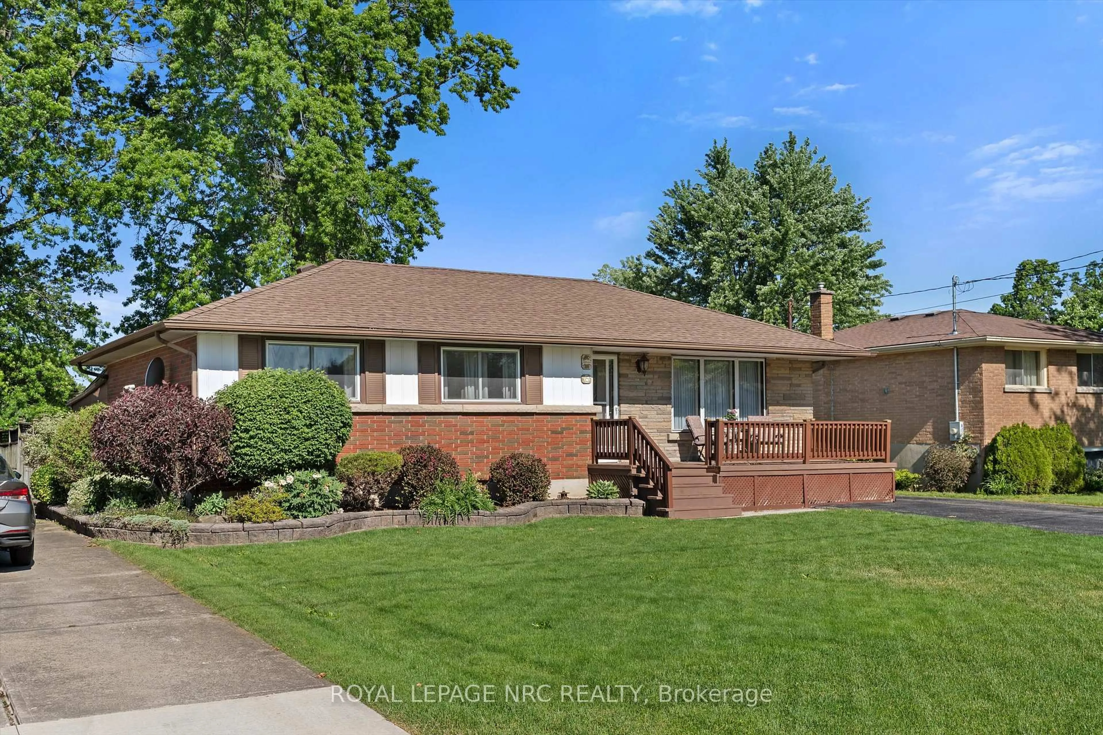 Home with brick exterior material, street for 15 Carrol St, Welland Ontario L3C 2G5