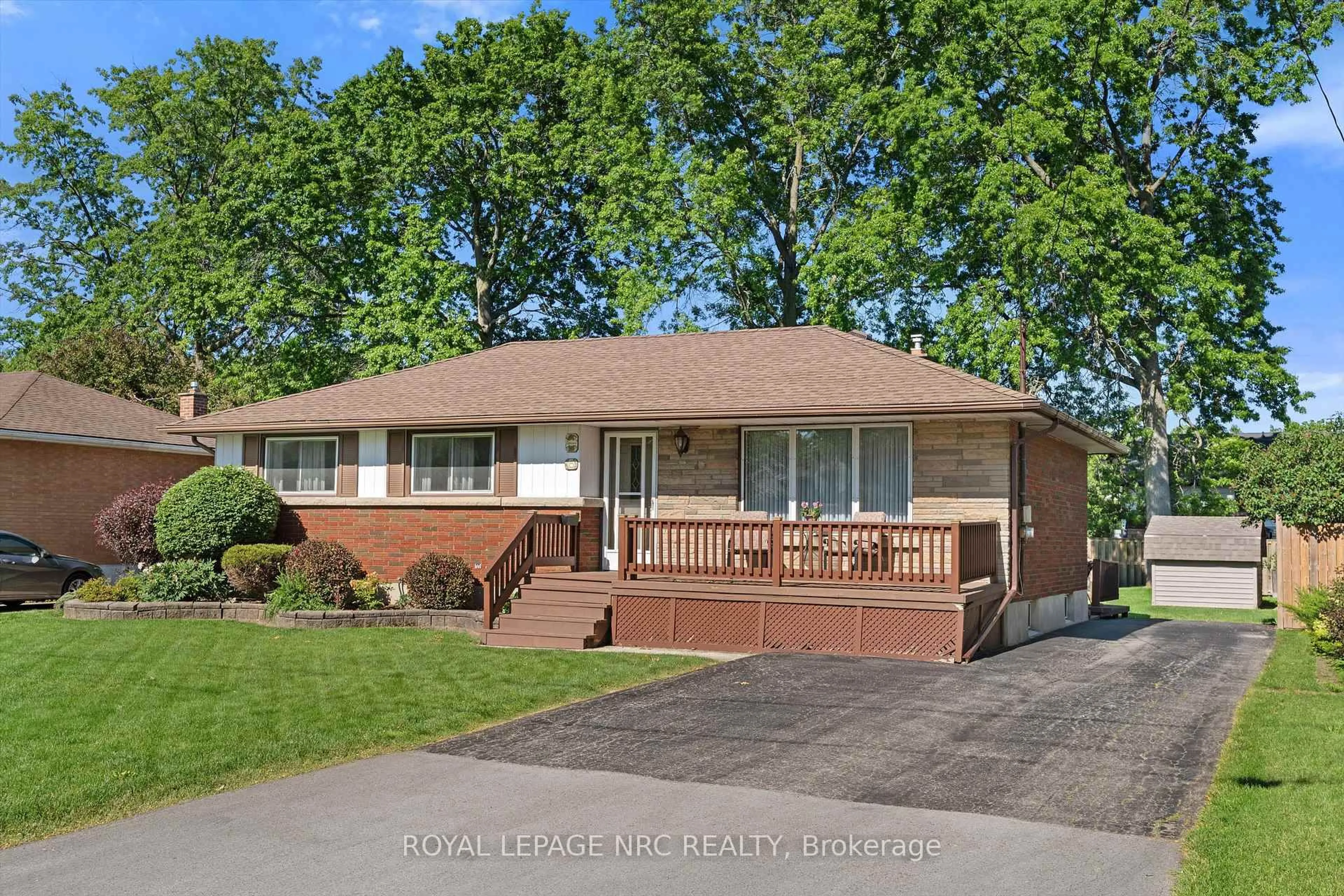 Home with brick exterior material, street for 15 Carrol St, Welland Ontario L3C 2G5