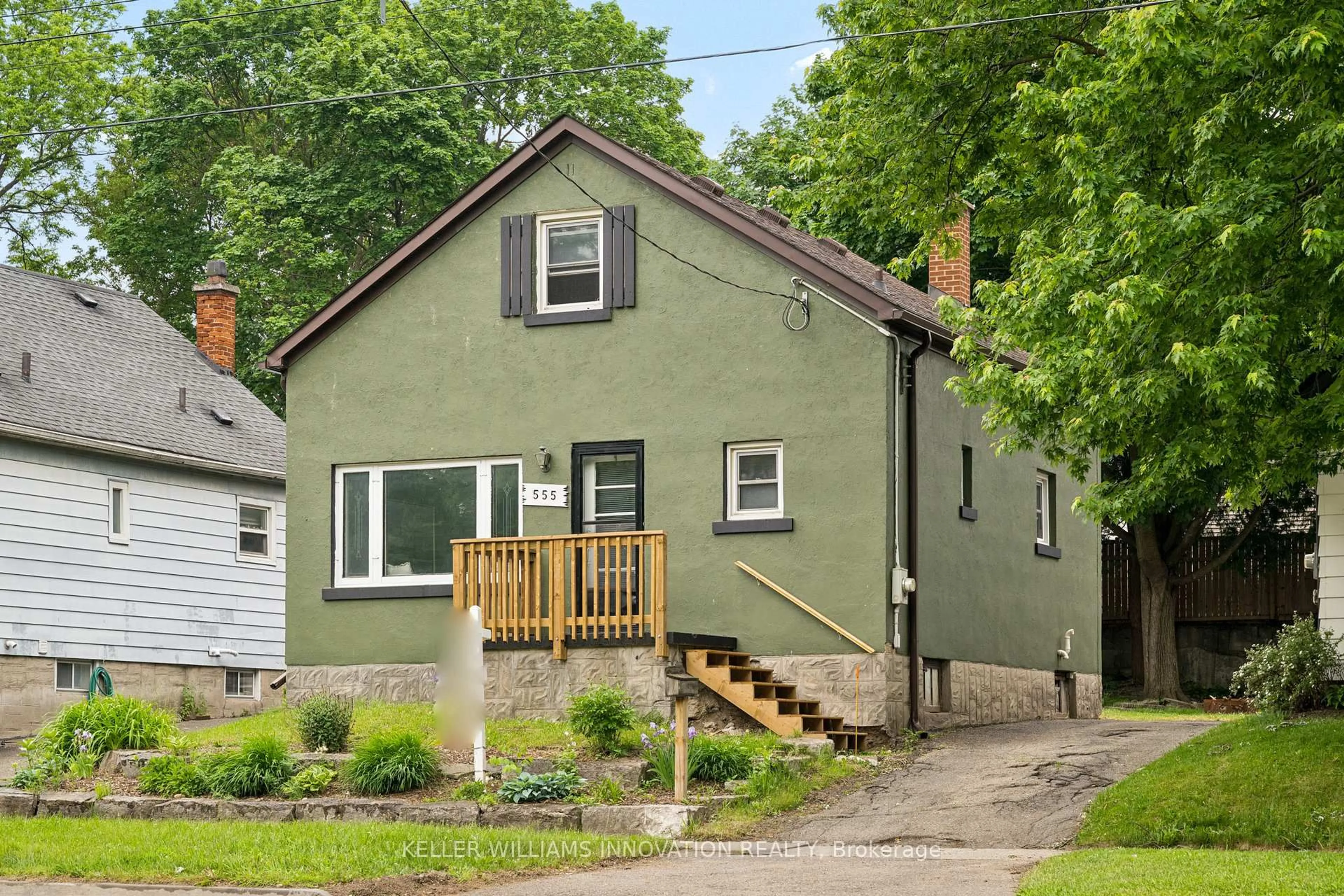 Unknown for 555 Wellington St, Kitchener Ontario N2H 5L6