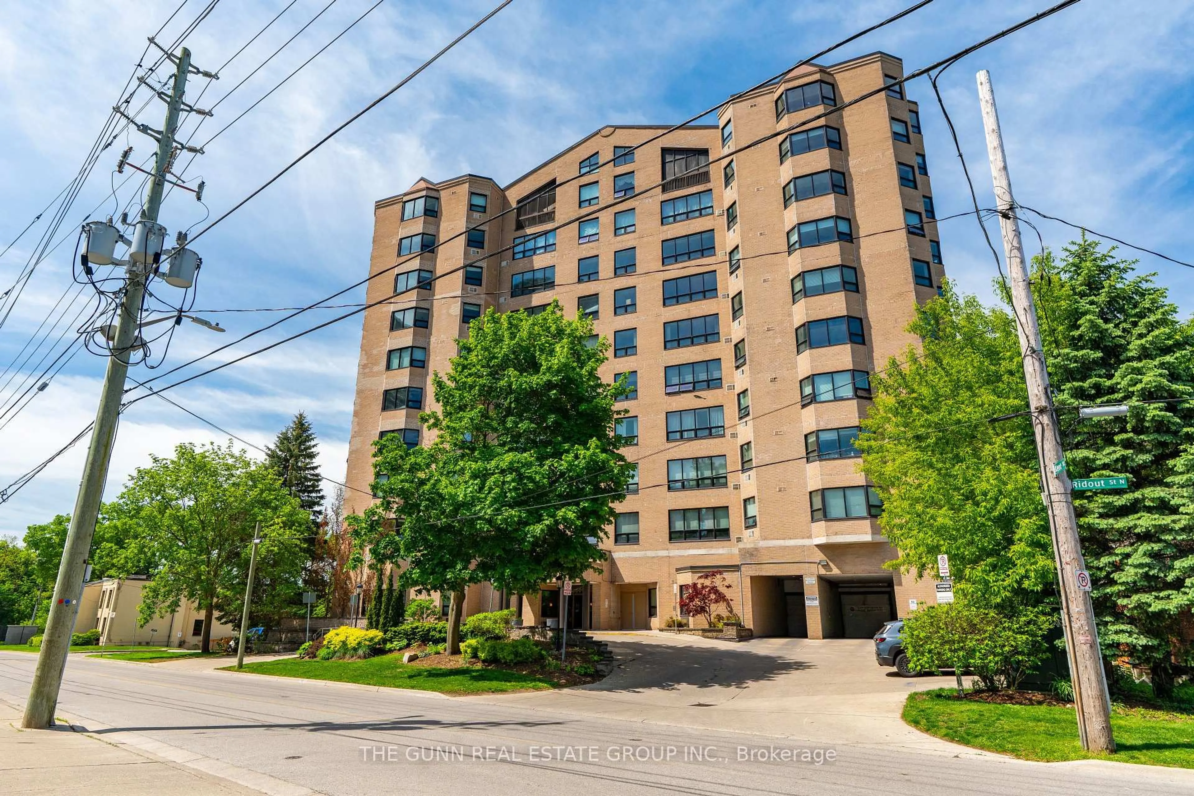 Unknown for 549 Ridout St #607, London East Ontario N6A 5N5