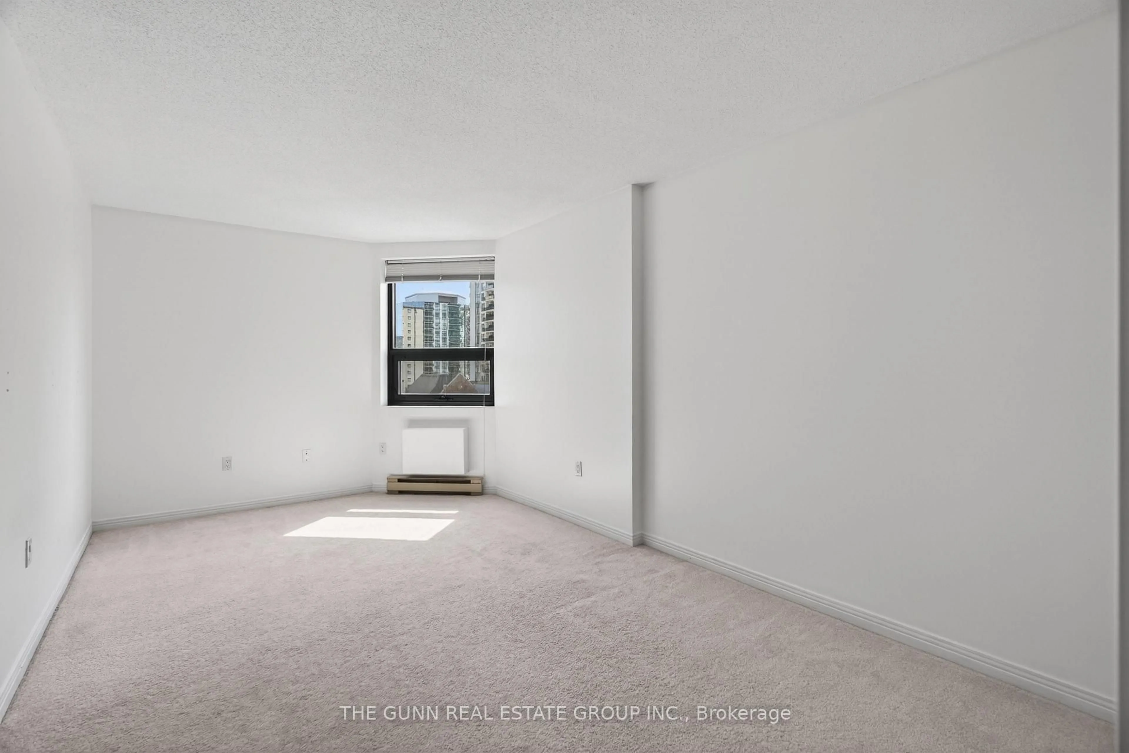 A pic of a room for 549 Ridout St #607, London East Ontario N6A 5N5