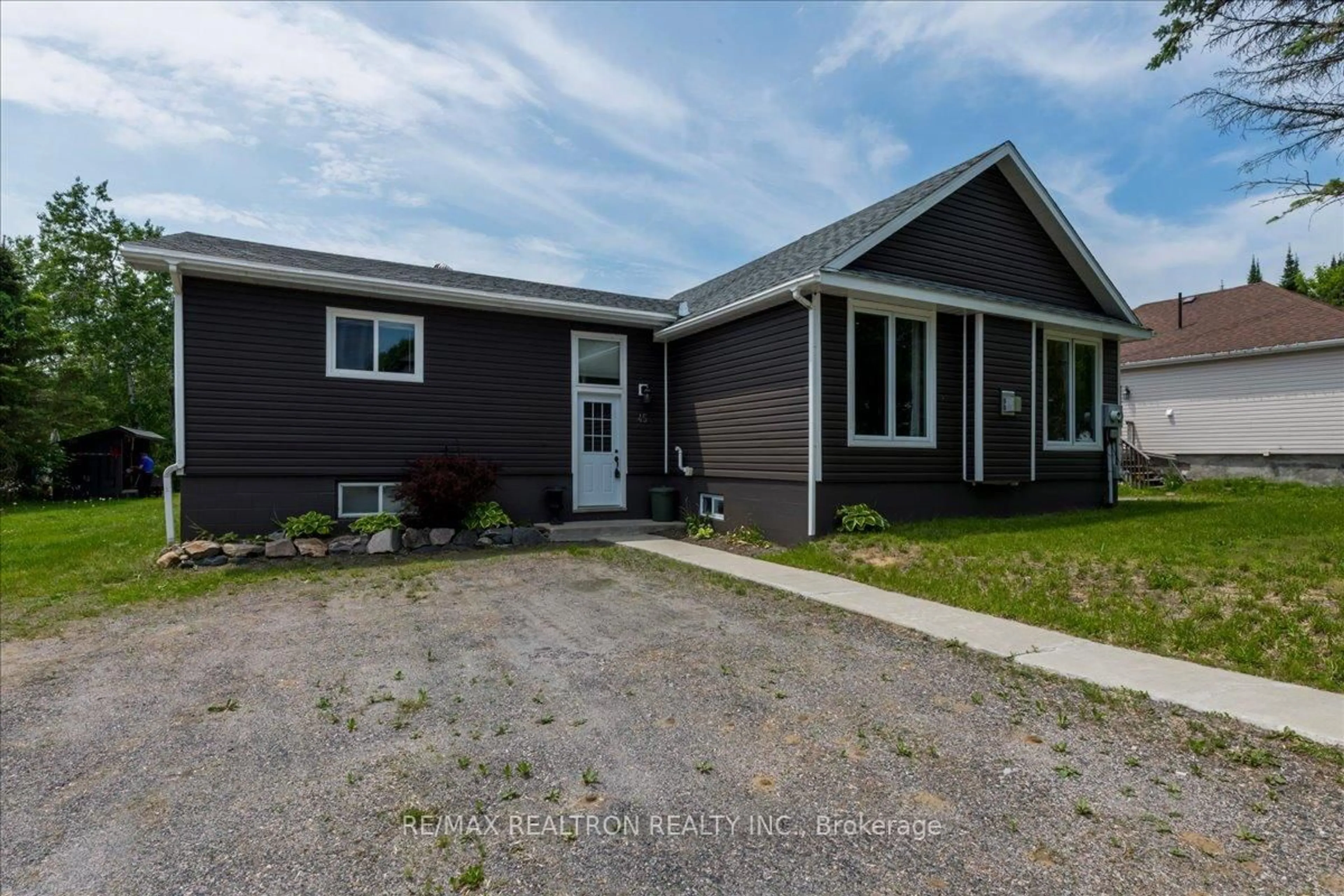 Unknown for 45 Joseph St, Georgian Bay Ontario P0C 1H0