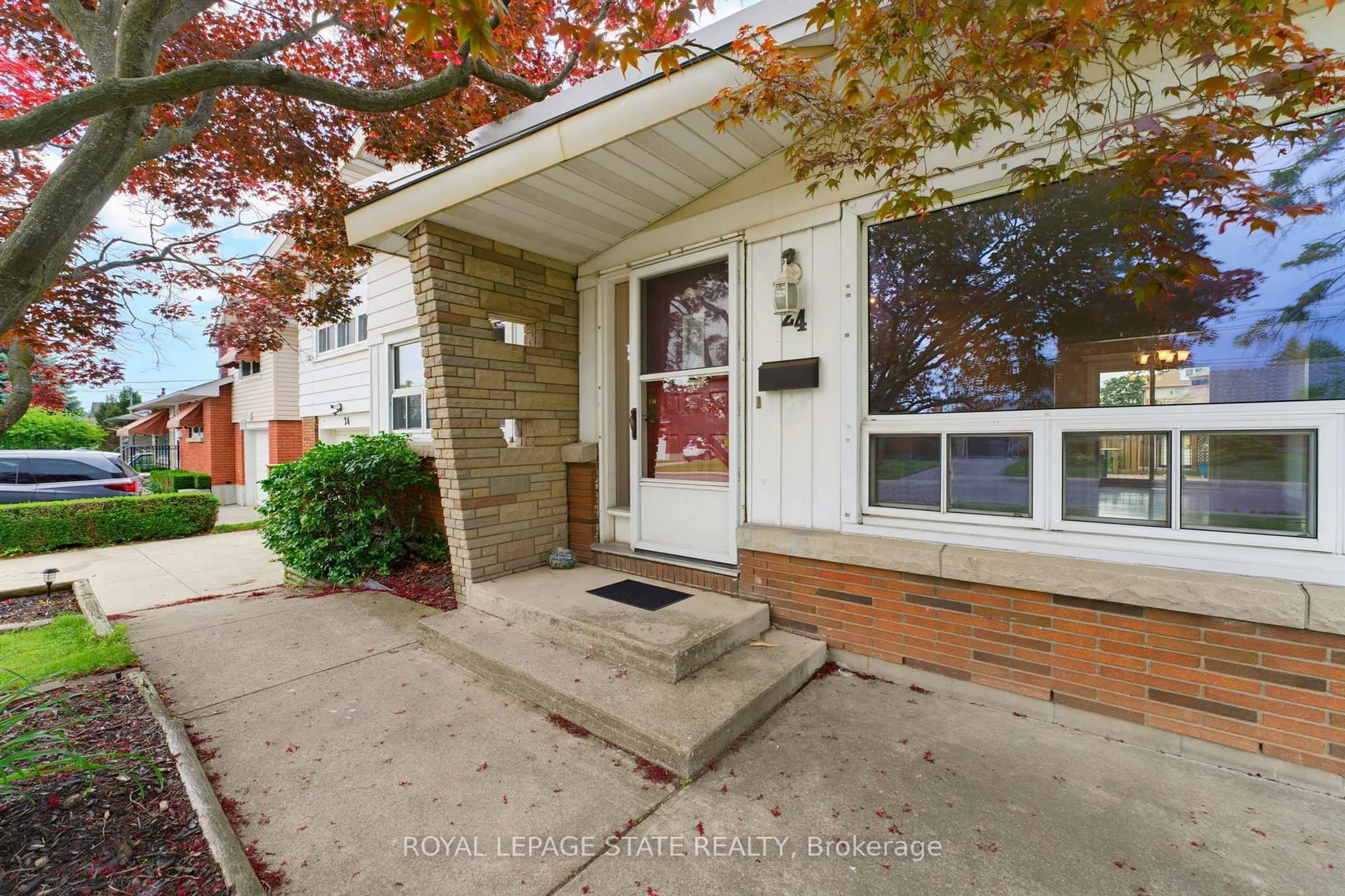 Unknown for 24 Grande Ave, Hamilton Ontario L8G 2E1