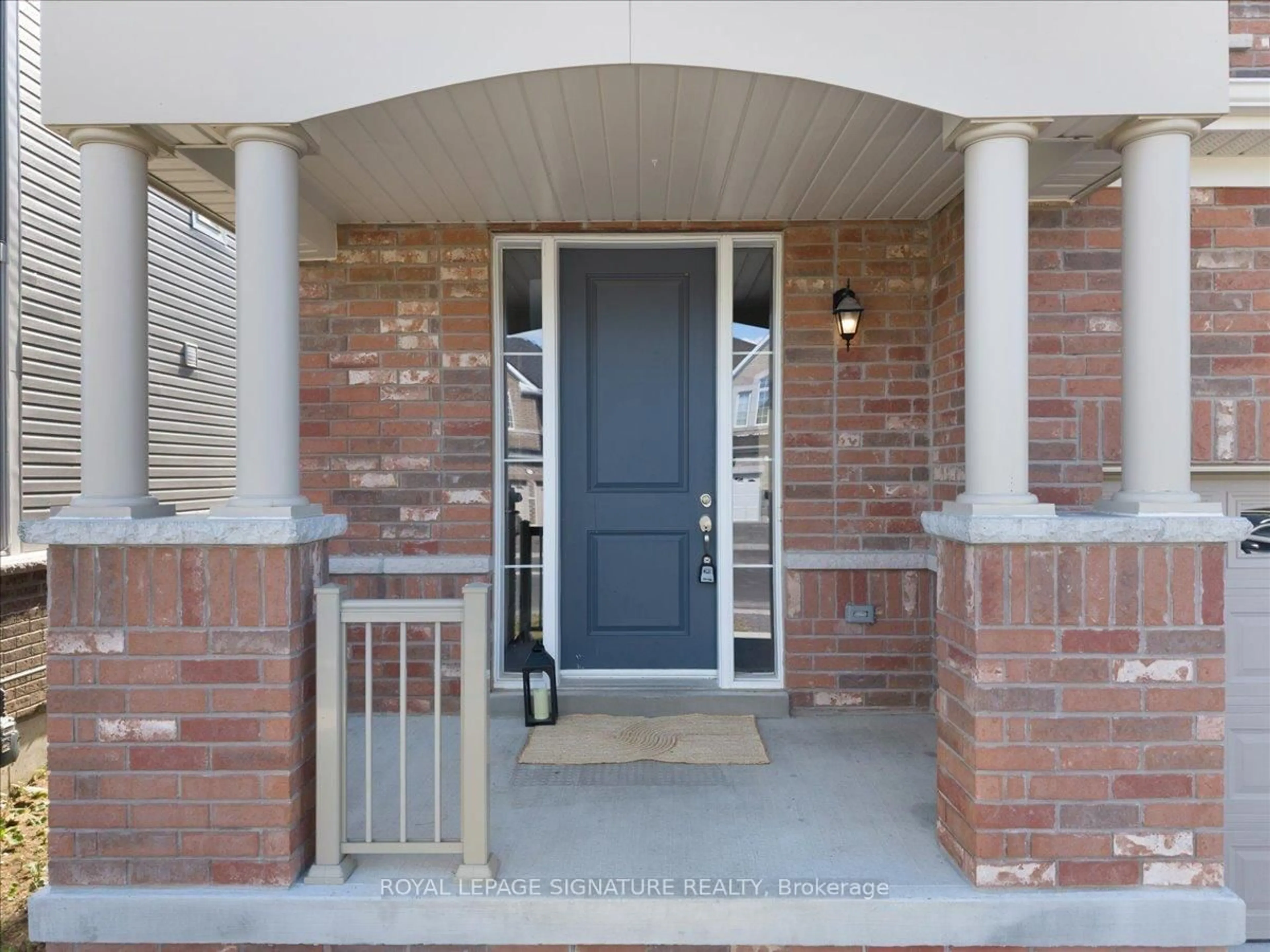 Indoor entryway for 635 Lemay Grve, Peterborough Ontario K9K 0G9