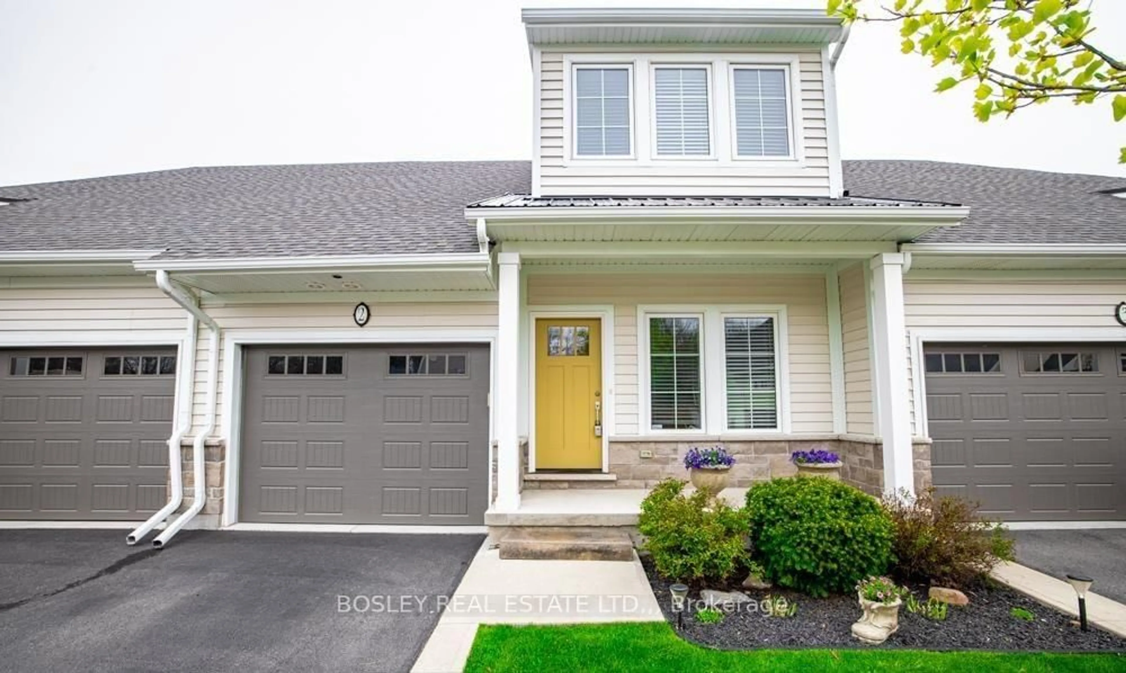 Home with vinyl exterior material, street for 3573 Dominion Rd #2, Fort Erie Ontario L0S 1N0