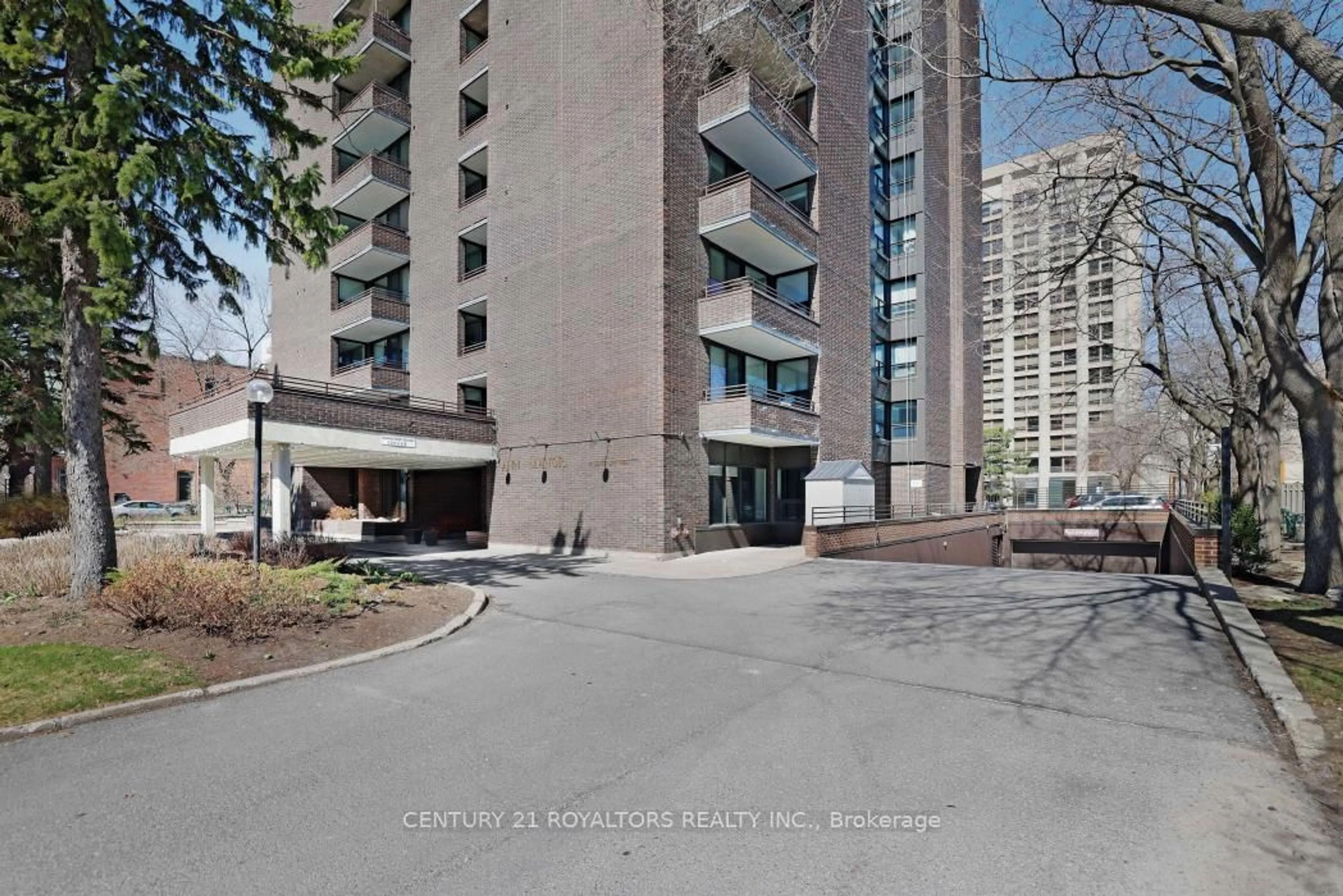 Unknown for 71 Somerset St #1602, Ottawa Ontario K2P 2G2