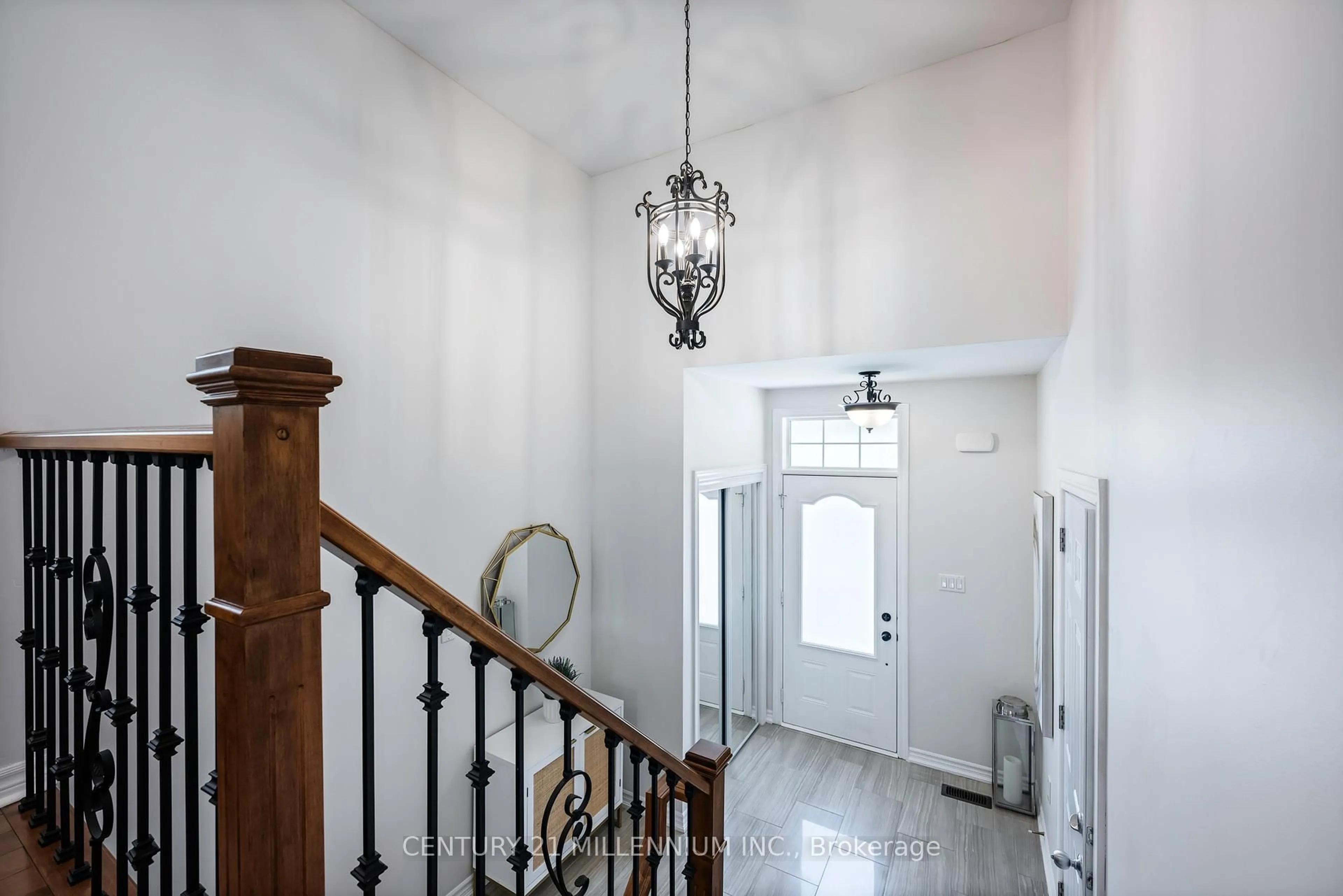Indoor foyer for 276 Morden Dr, Shelburne Ontario L9V 2S3