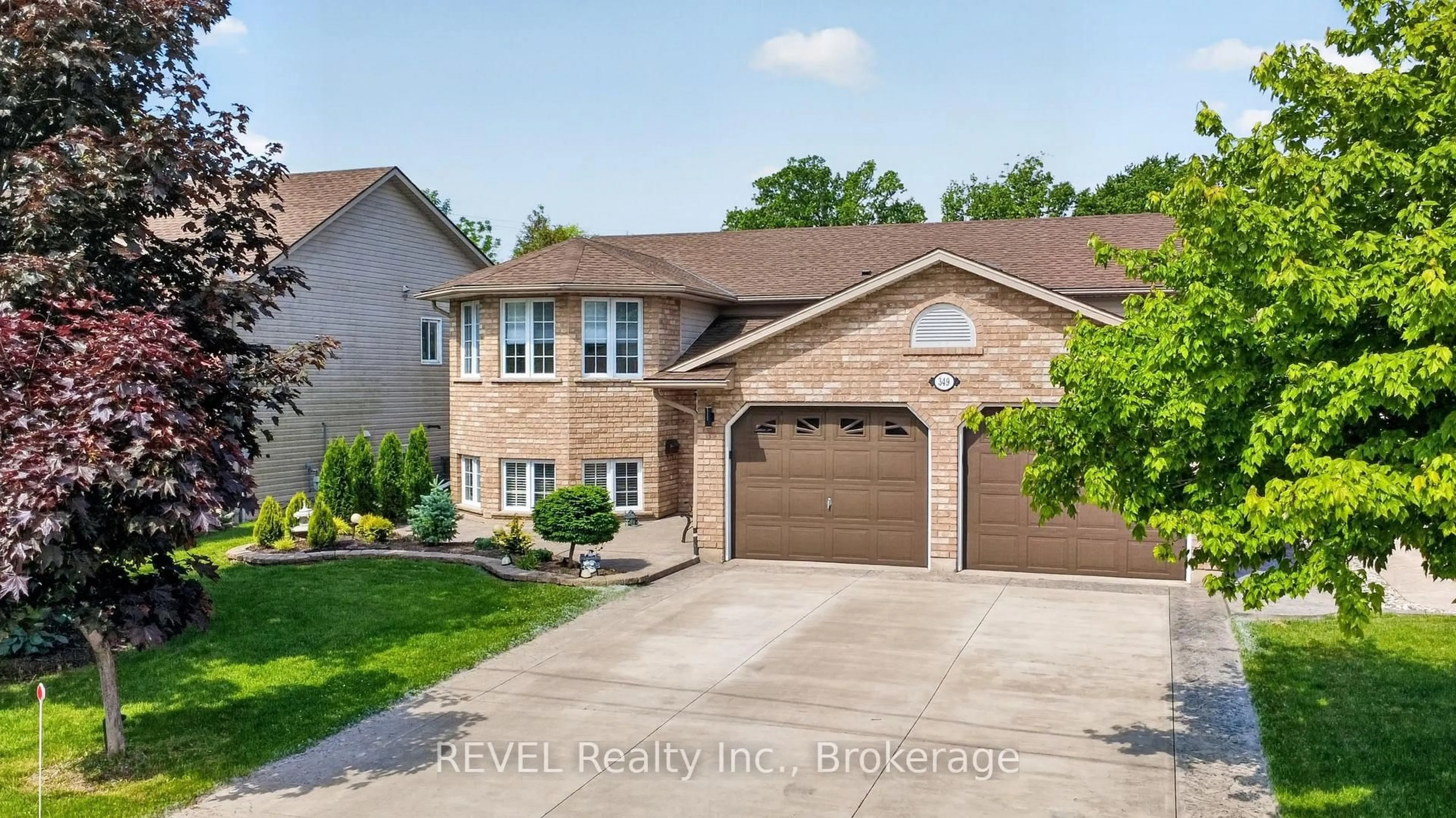 Home with brick exterior material, street for 349 SCOTT Ave, Fort Erie Ontario L2A 5E5