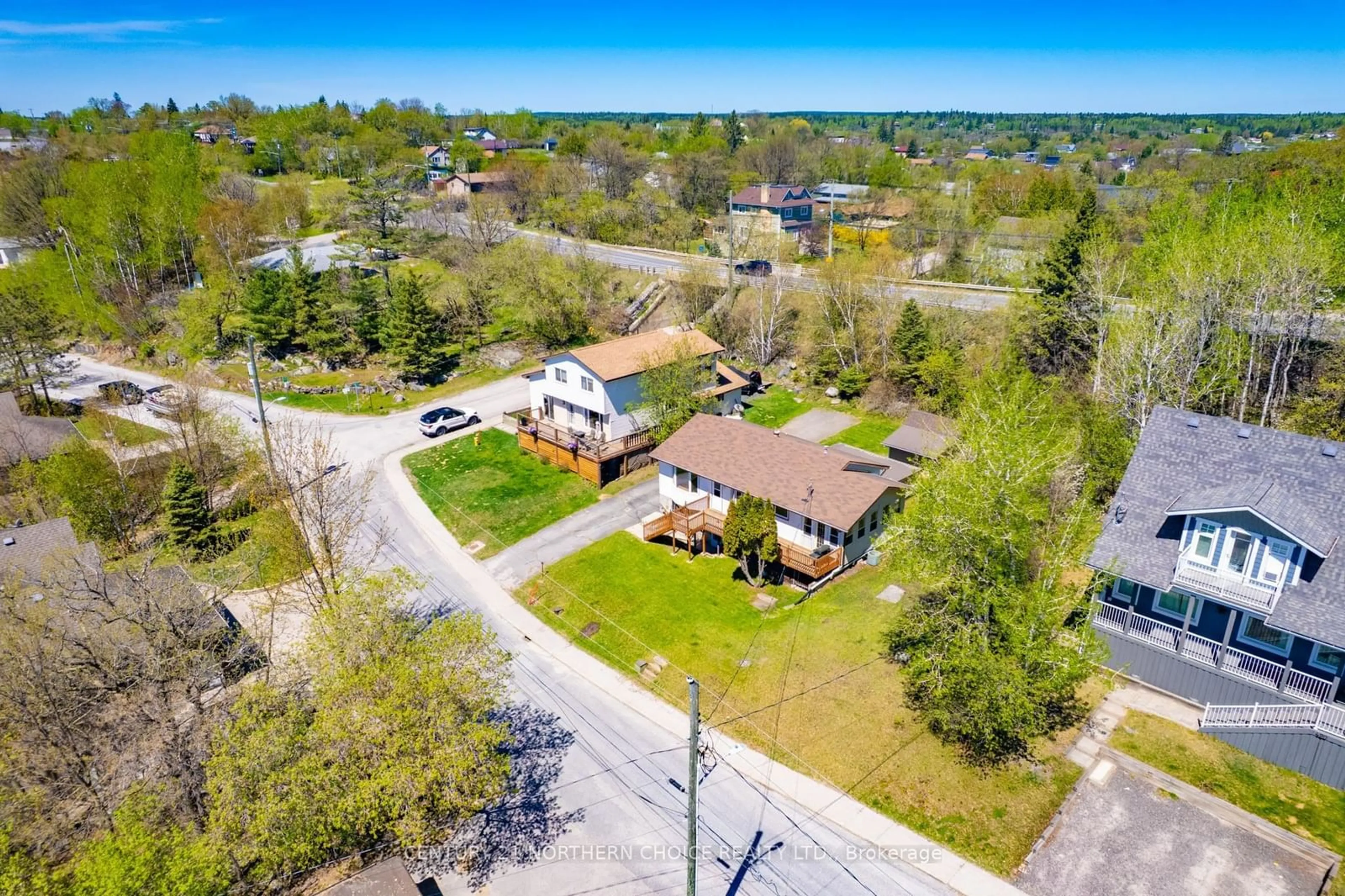 A pic from outside/outdoor area/front of a property/back of a property/a pic from drone, street for 504 Beach Road, Kenora Ontario P0X 1C0