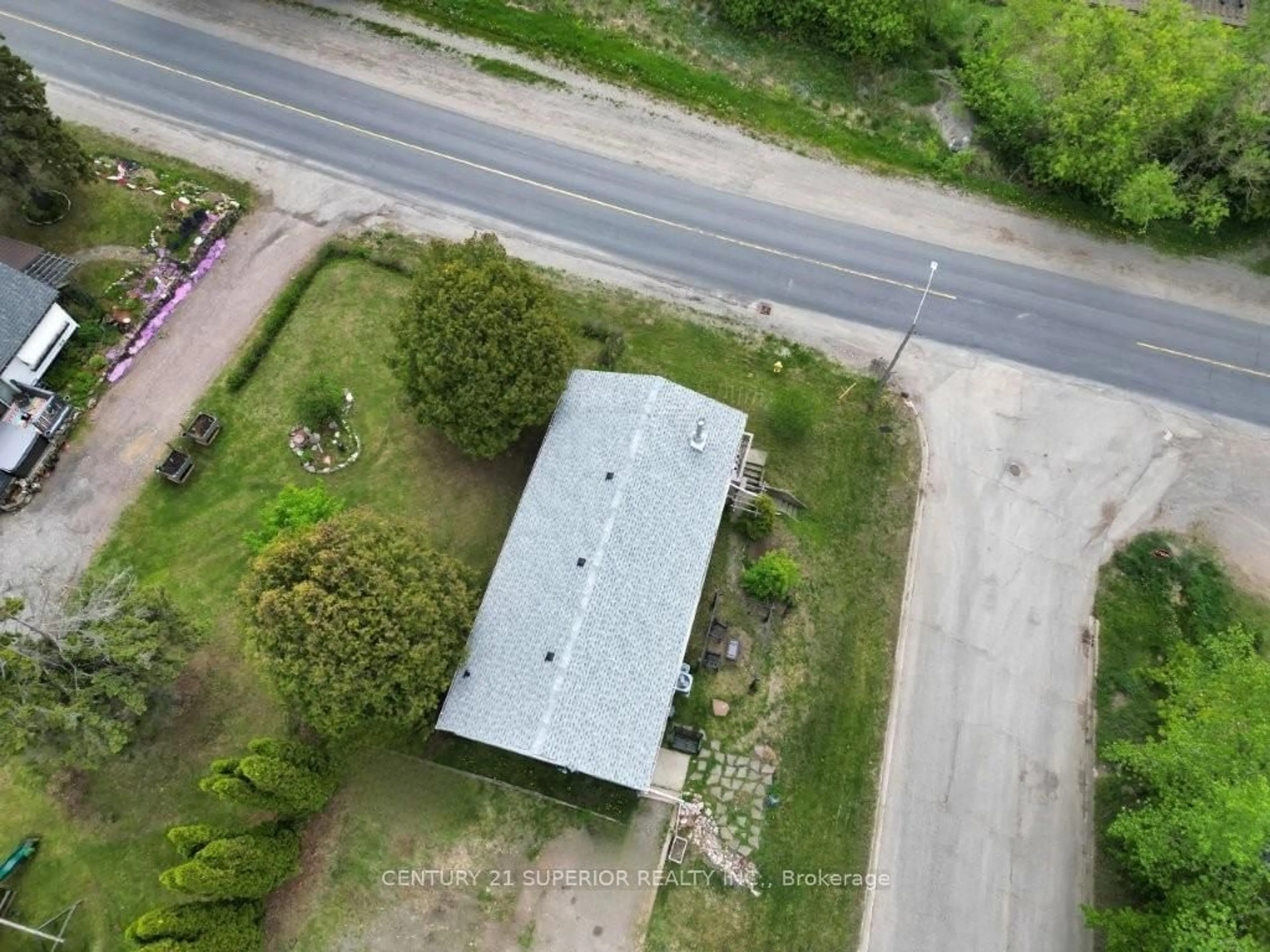 A pic from outside/outdoor area/front of a property/back of a property/a pic from drone, building for 141 Railway St, Nipigon Ontario P0T 2J0