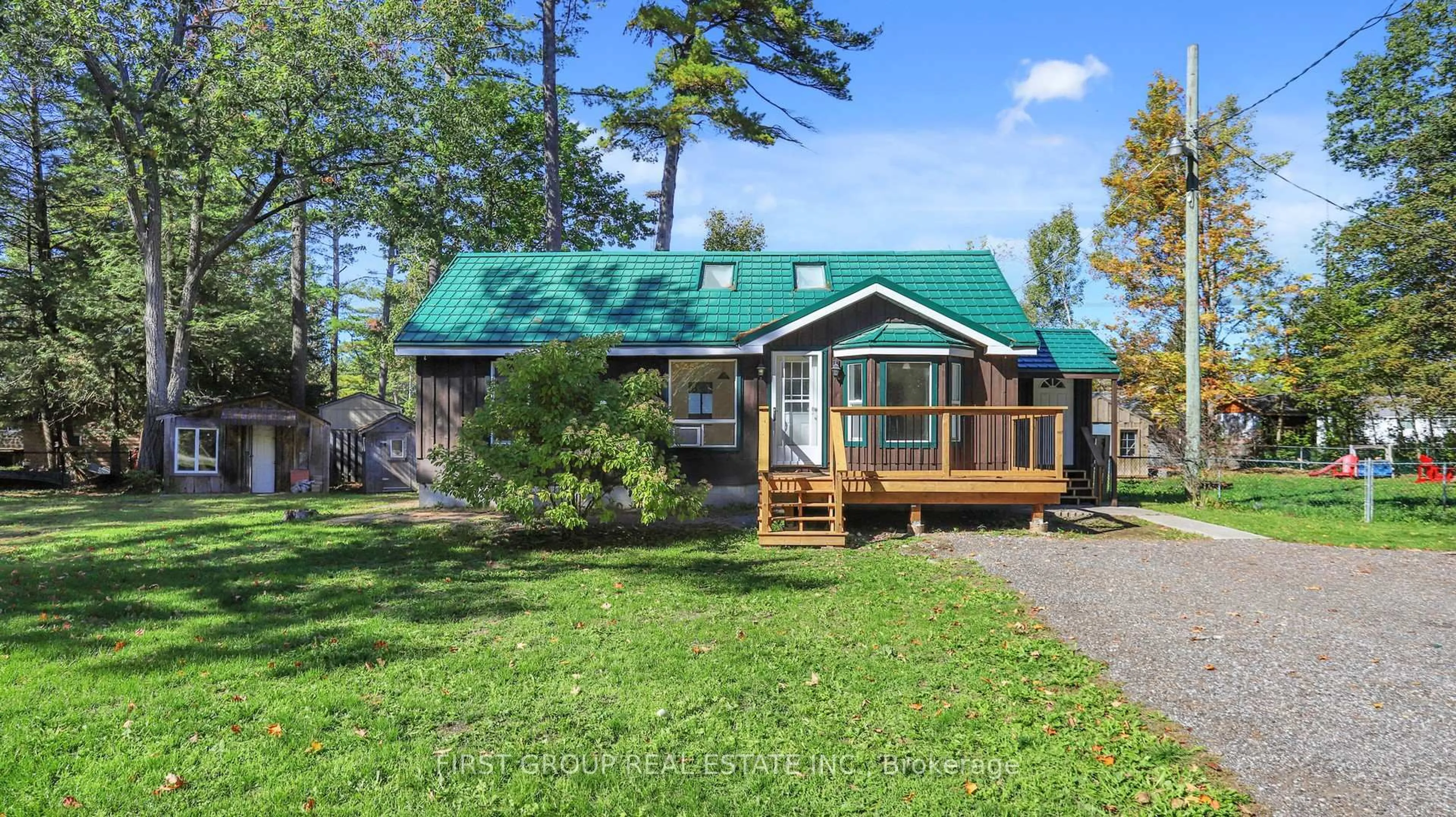 Home with vinyl exterior material, unknown for 29 Edgewood Dr, Kawartha Lakes Ontario K0M 1N0