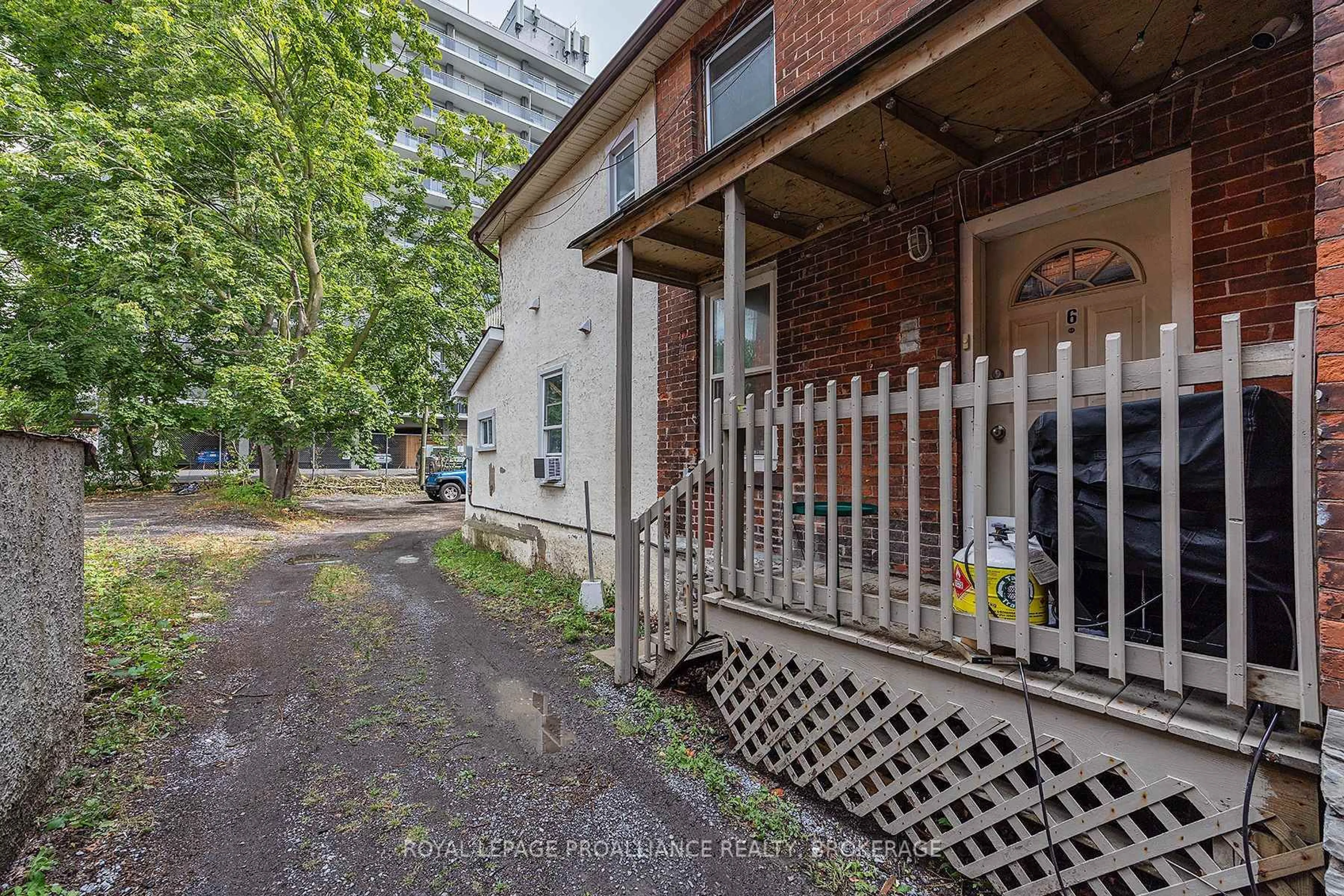 Patio, street for 325 Johnston St, Kingston Ontario K7L 1Y6