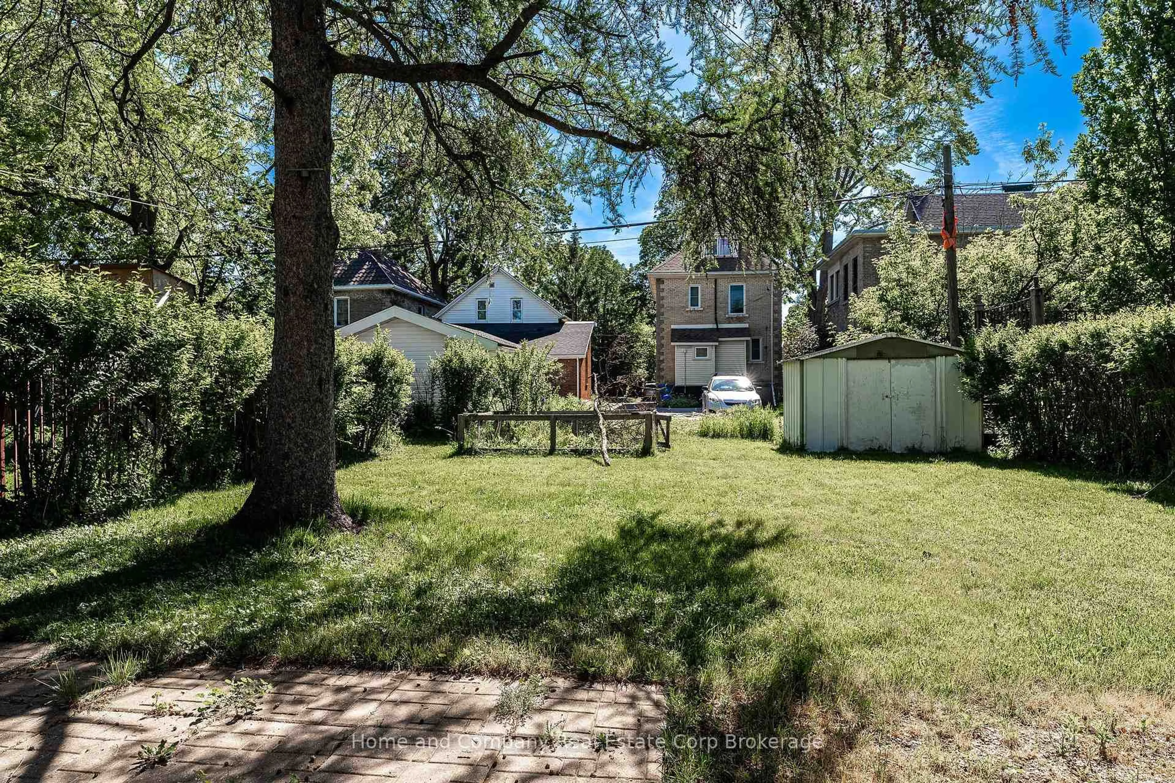 Patio, street for 31 Bay St, Stratford Ontario N5A 4K7