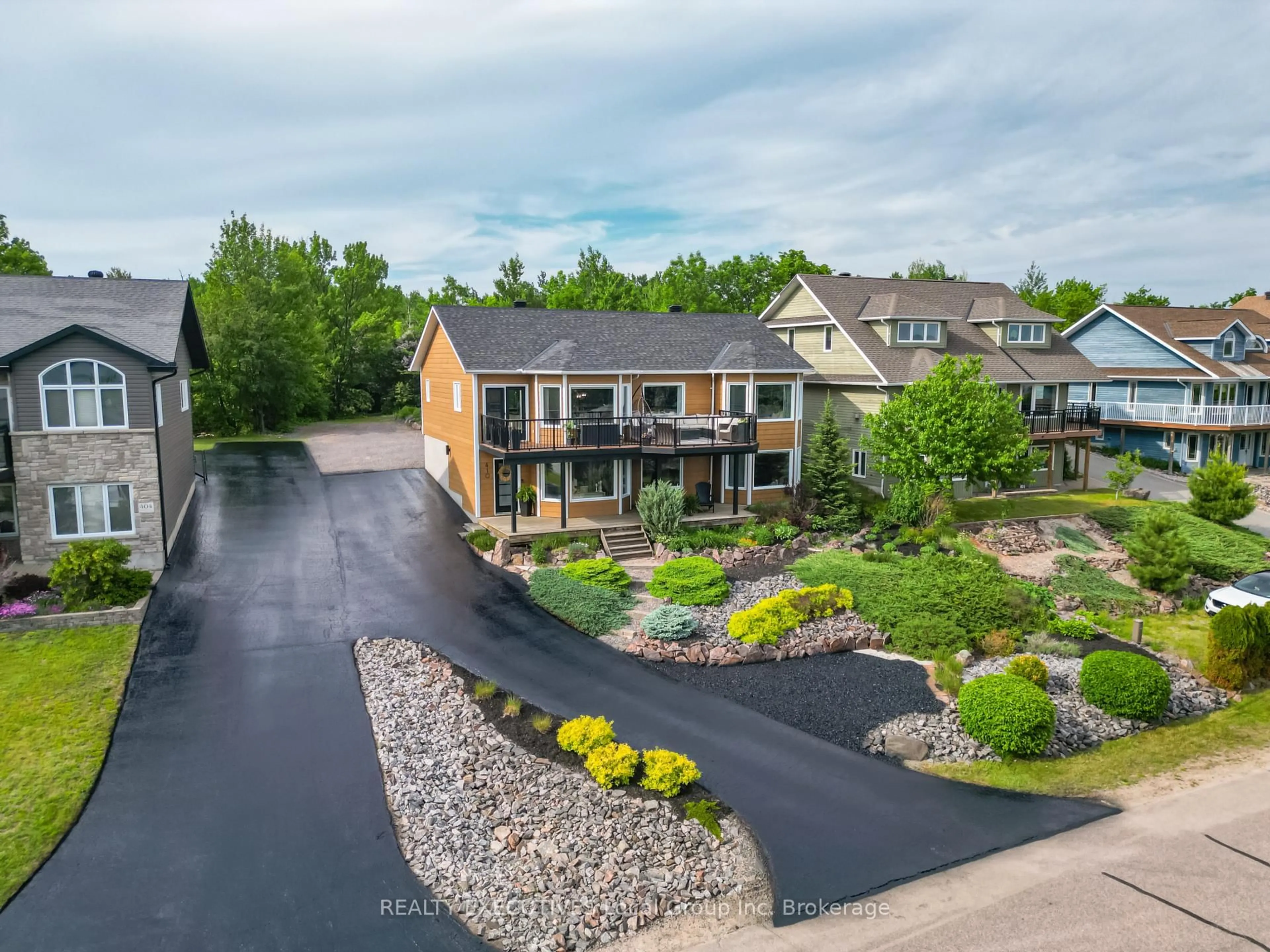 A pic from outside/outdoor area/front of a property/back of a property/a pic from drone, unknown for 410 Osprey Cres, Callander Ontario P0H 1H0