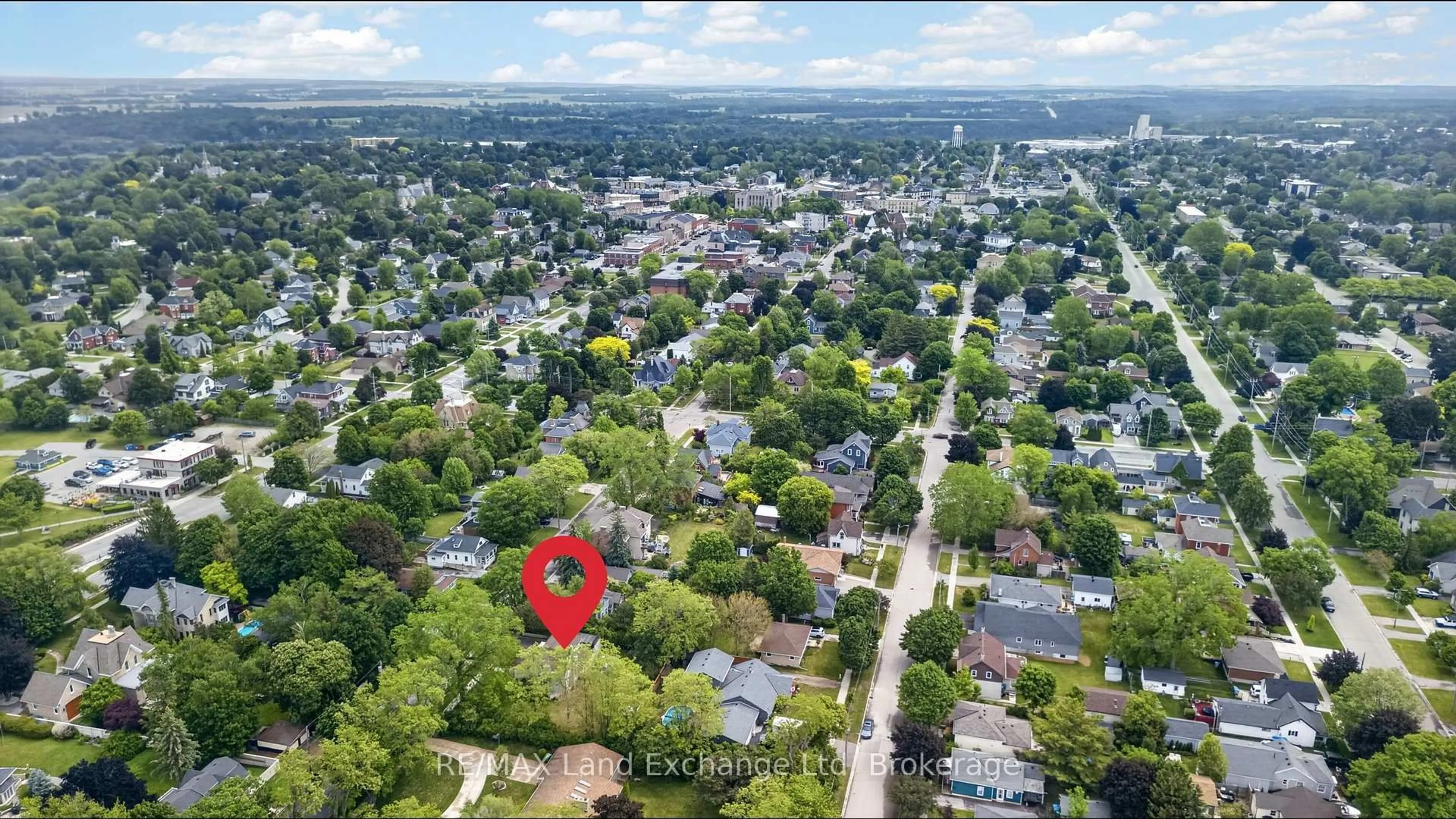 A pic from outside/outdoor area/front of a property/back of a property/a pic from drone, street for 179 Lighthouse St, Goderich Ontario N7A 2J8