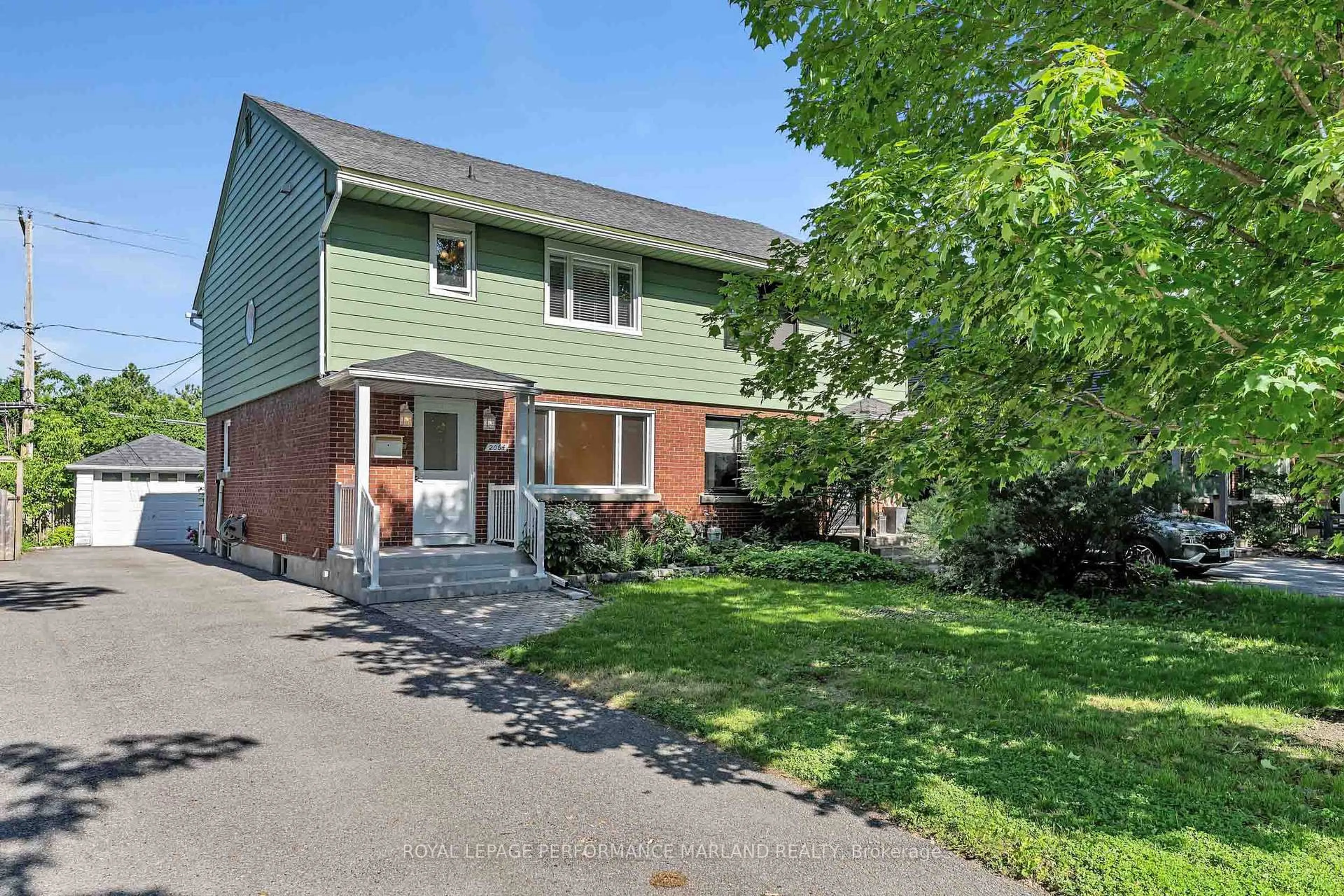 Unknown for 2064 Blossom Dr, Ottawa Ontario K1H 6G8
