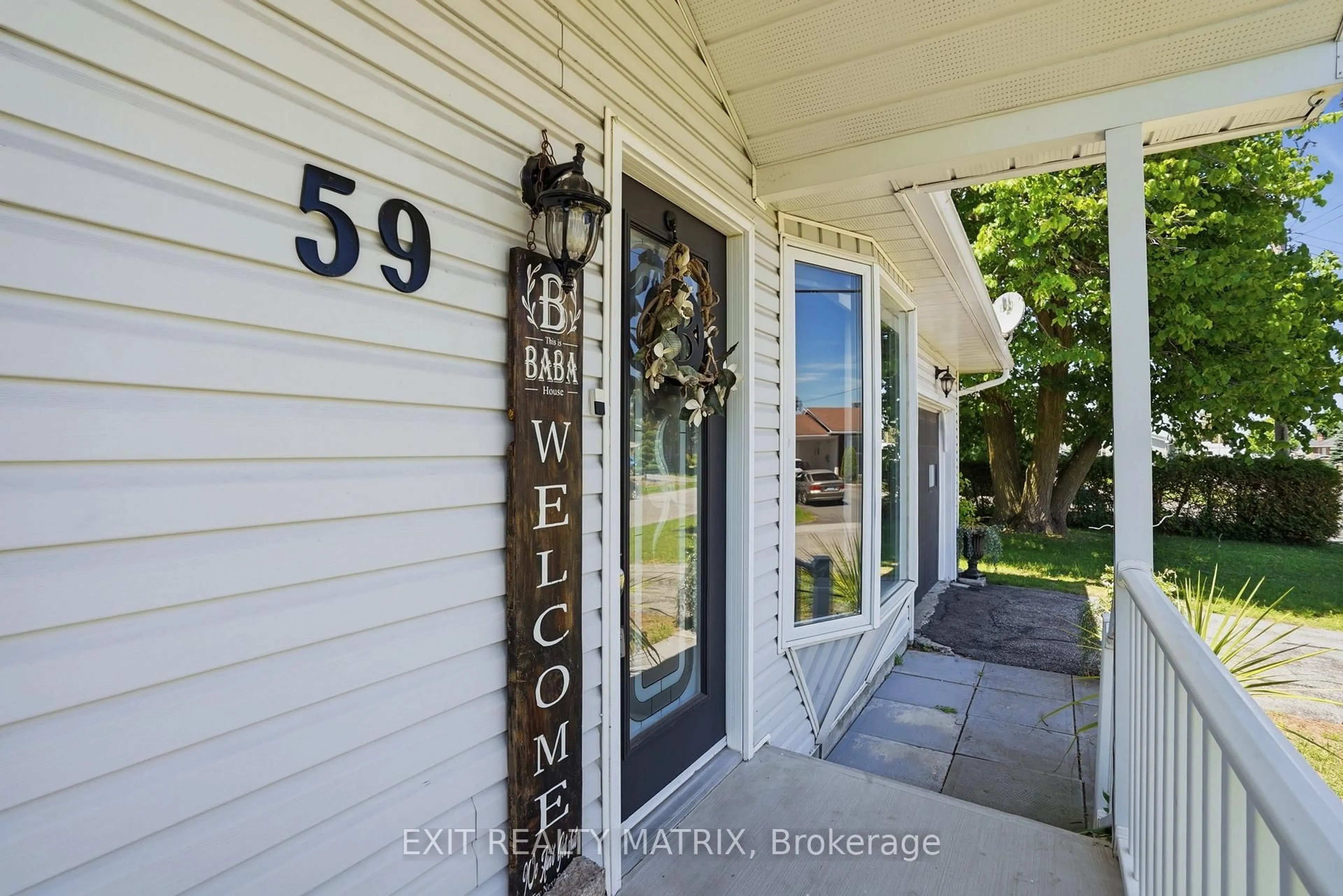 Indoor entryway for 59 Alexandre St, Alfred and Plantagenet Ontario K0B 1A0
