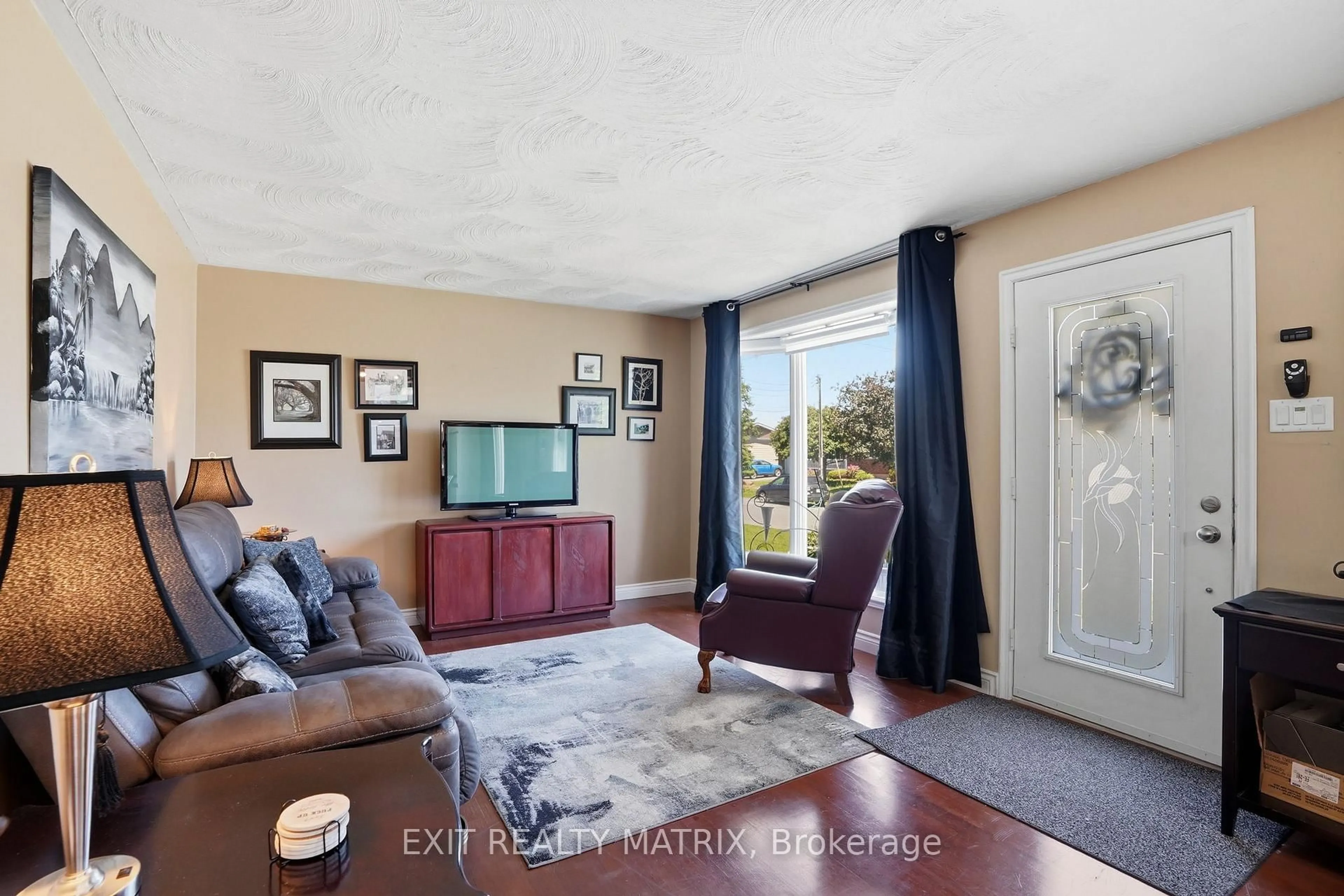 Living room with furniture, unknown for 59 Alexandre St, Alfred and Plantagenet Ontario K0B 1A0