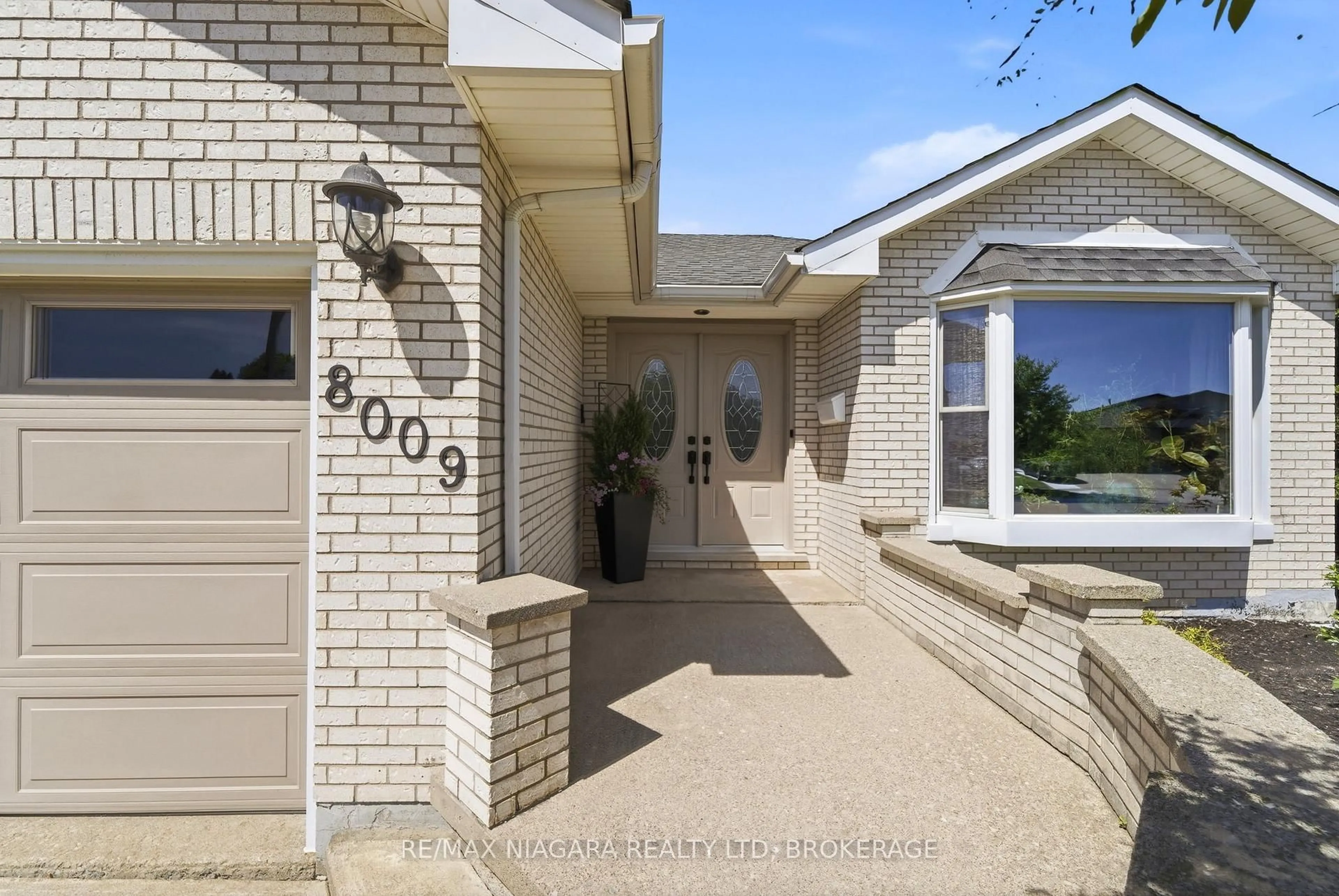 Unknown for 8009 Preakness St, Niagara Falls Ontario L2H 2E8