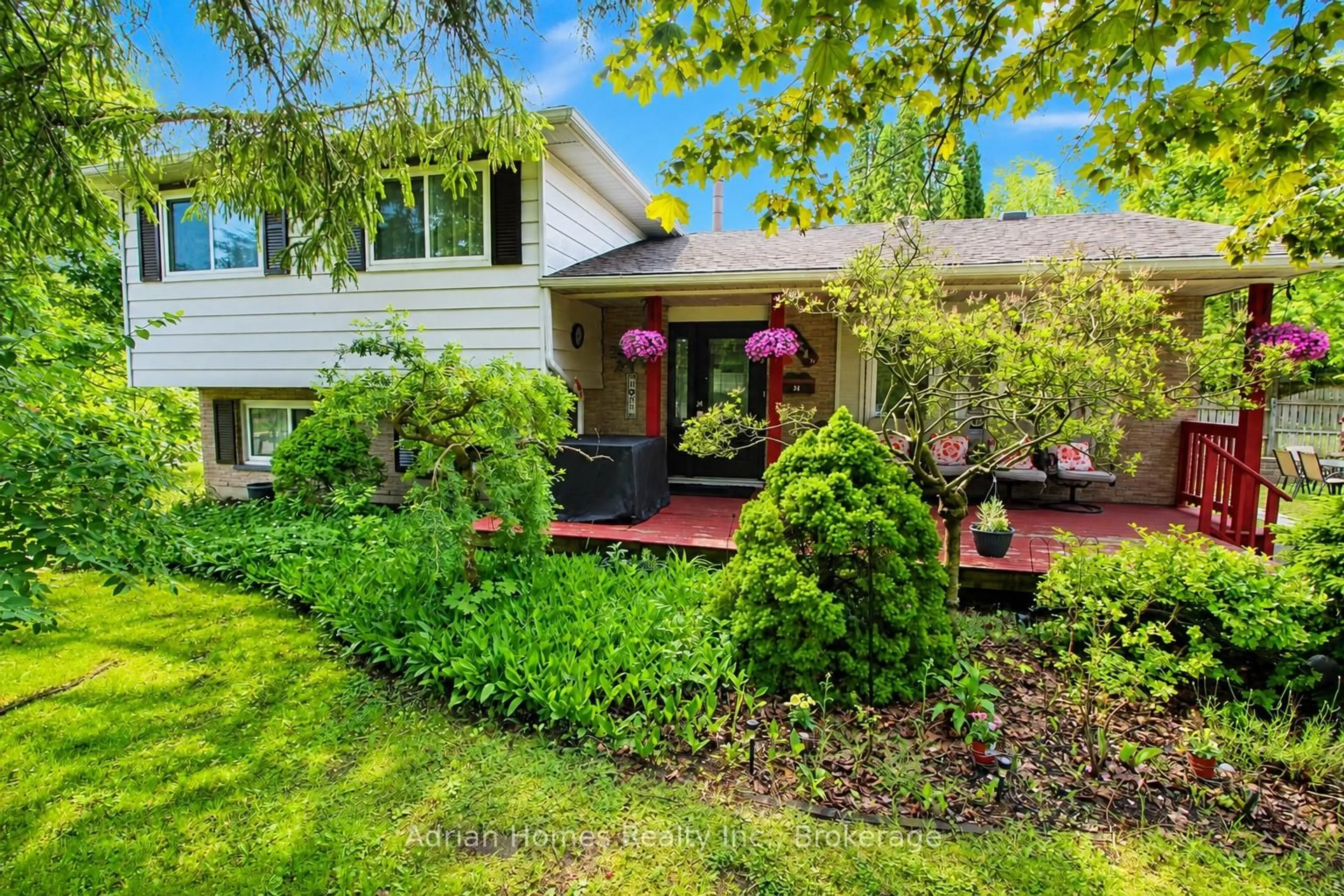 Unknown for 121 Melita St, Ingersoll Ontario N5C 3T3
