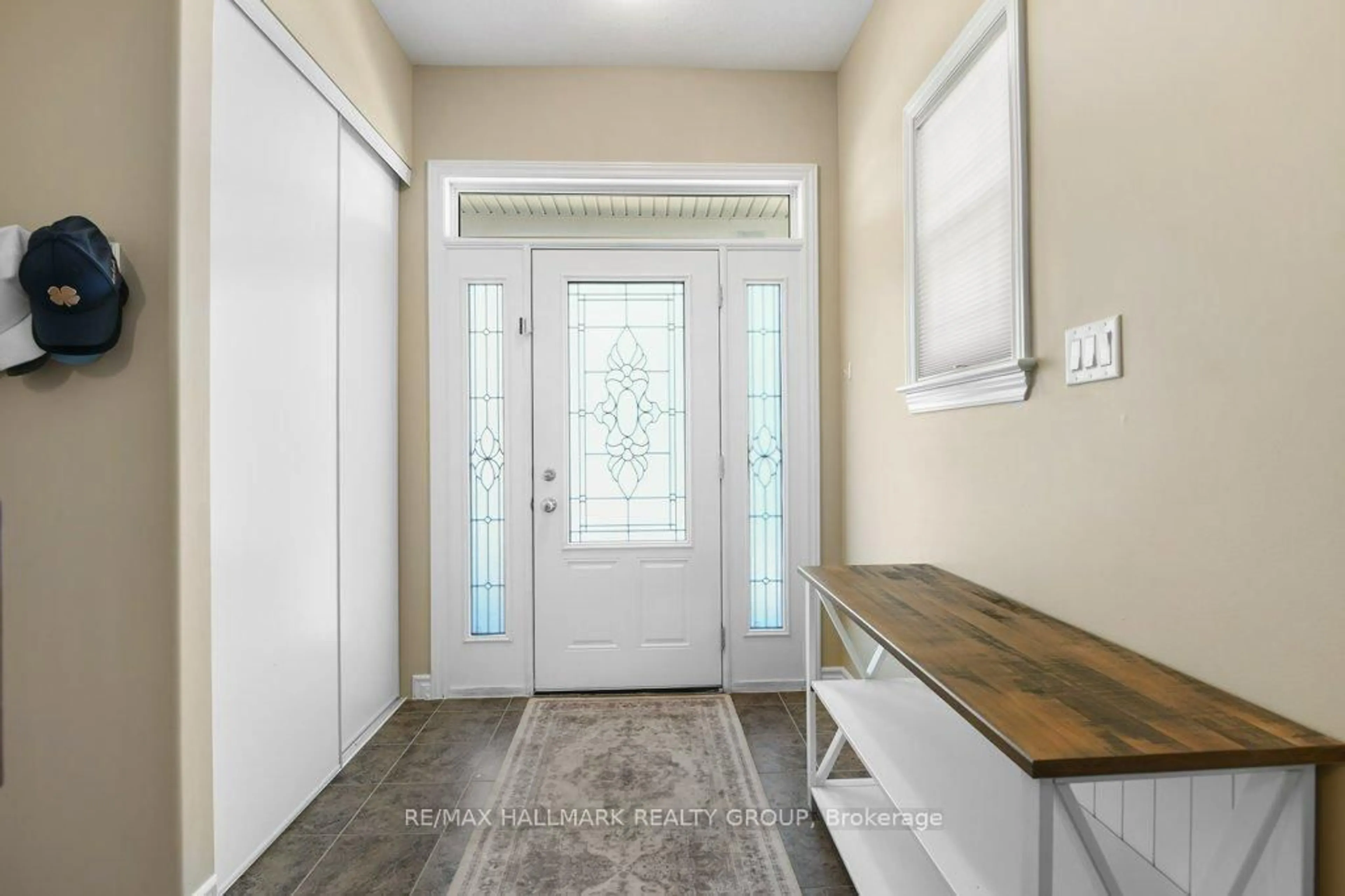 Indoor entryway for 90 Carter Cres, Arnprior Ontario K7S 0C4