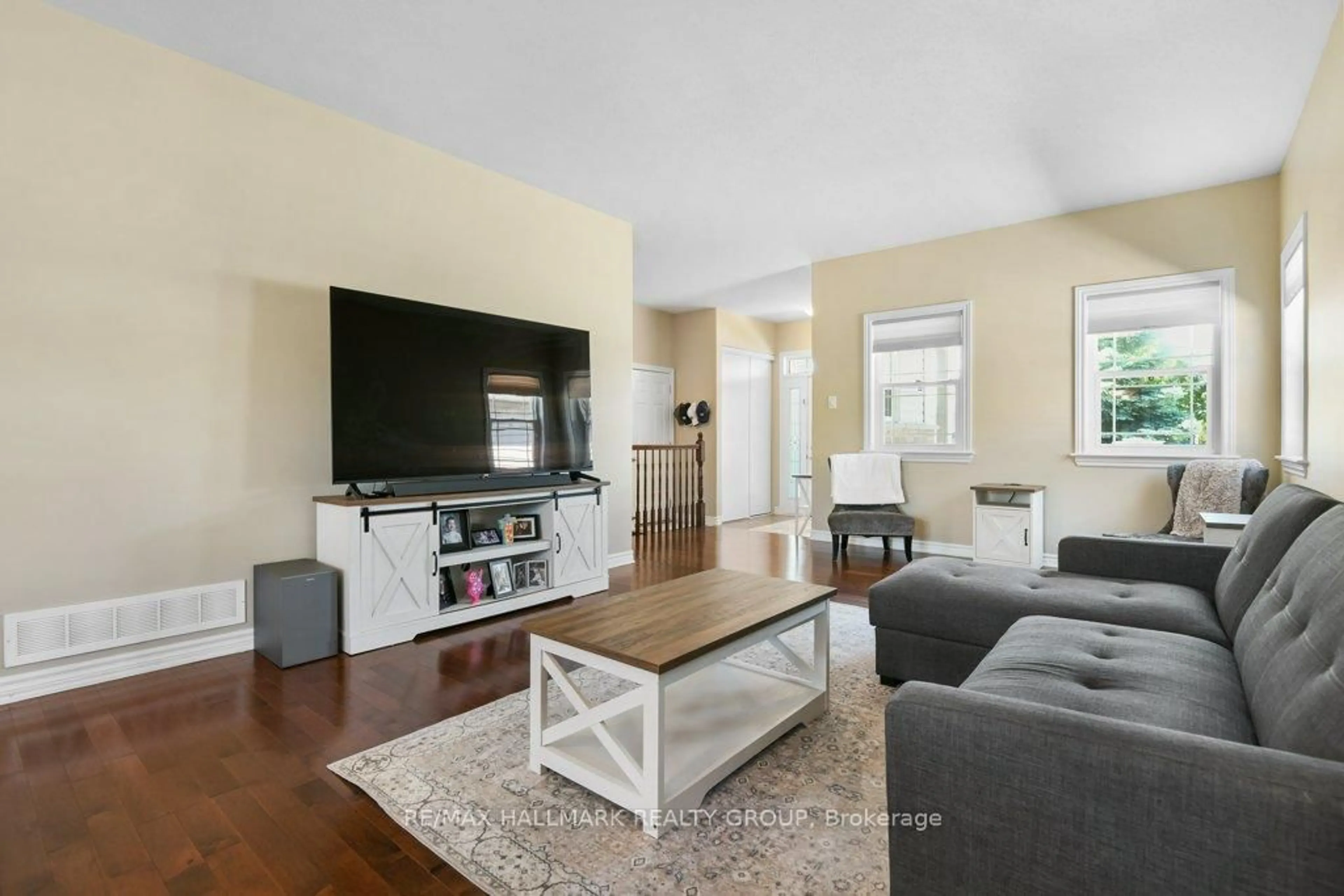 Living room with furniture, unknown for 90 Carter Cres, Arnprior Ontario K7S 0C4