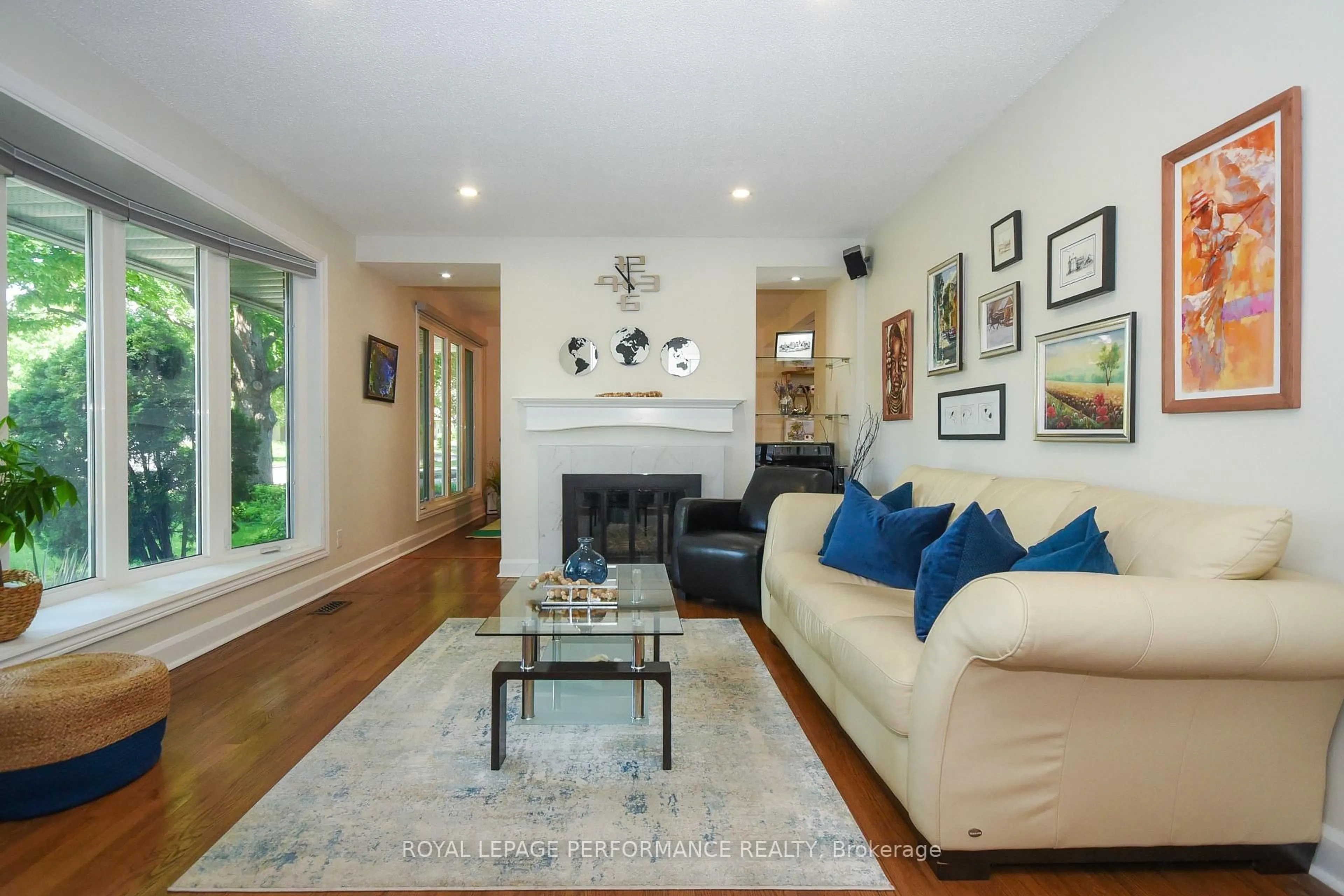Living room with furniture, unknown for 839 Nicholson Ave, Ottawa Ontario K1V 6N4