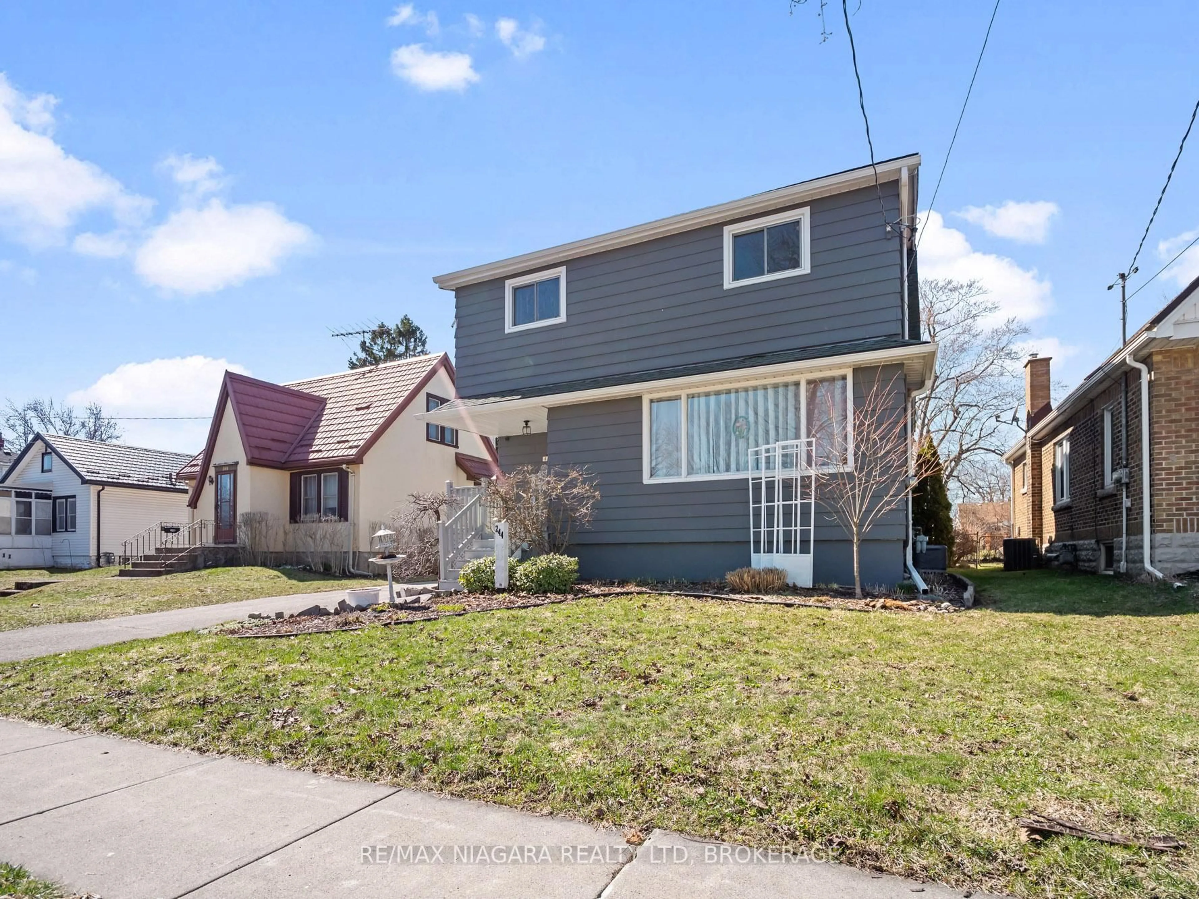 Home with vinyl exterior material, street for 244 North St, Fort Erie Ontario L2A 3R8