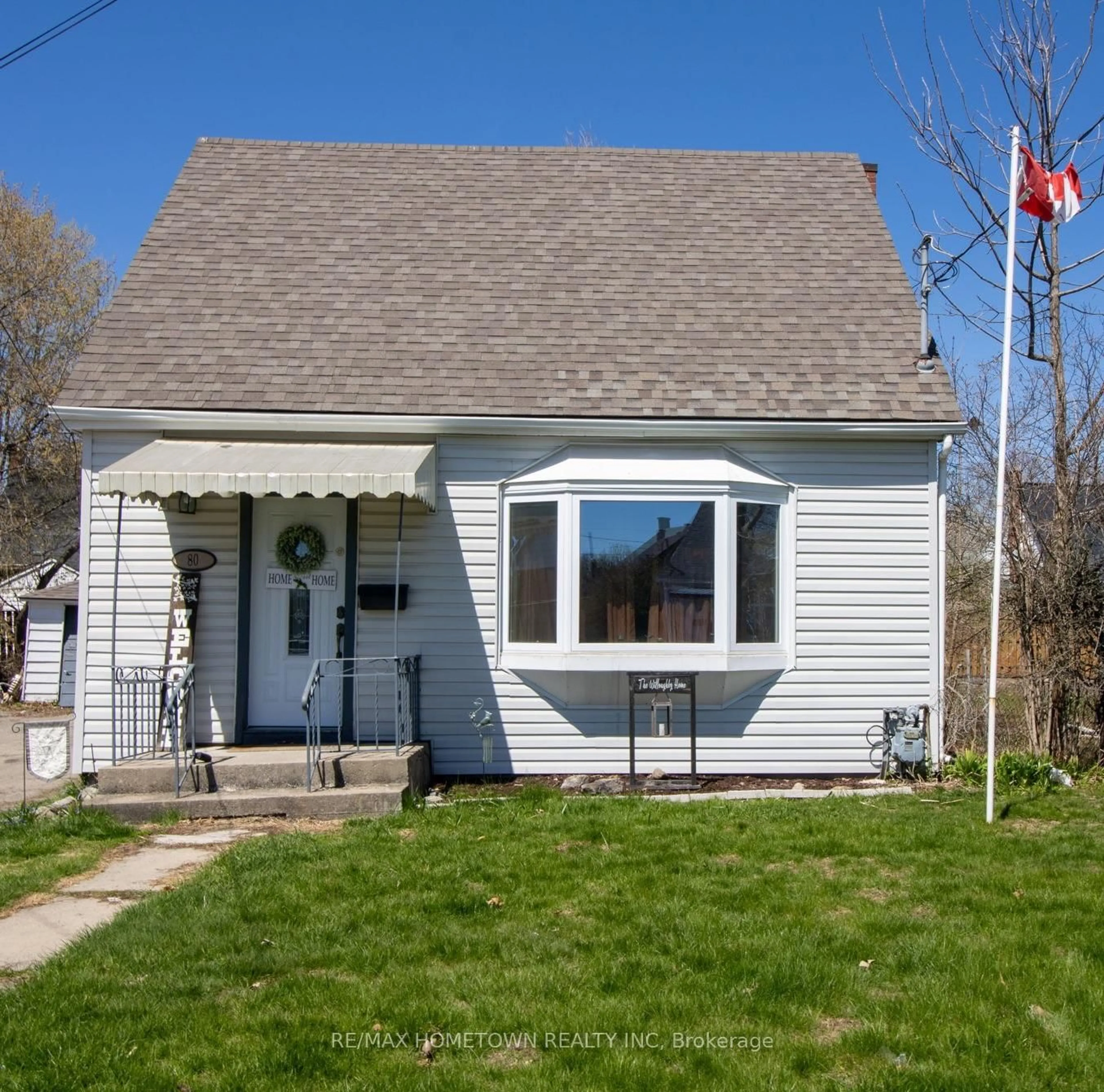 Home with vinyl exterior material, street for 80 Chaffey St, Brockville Ontario K6V 4L7