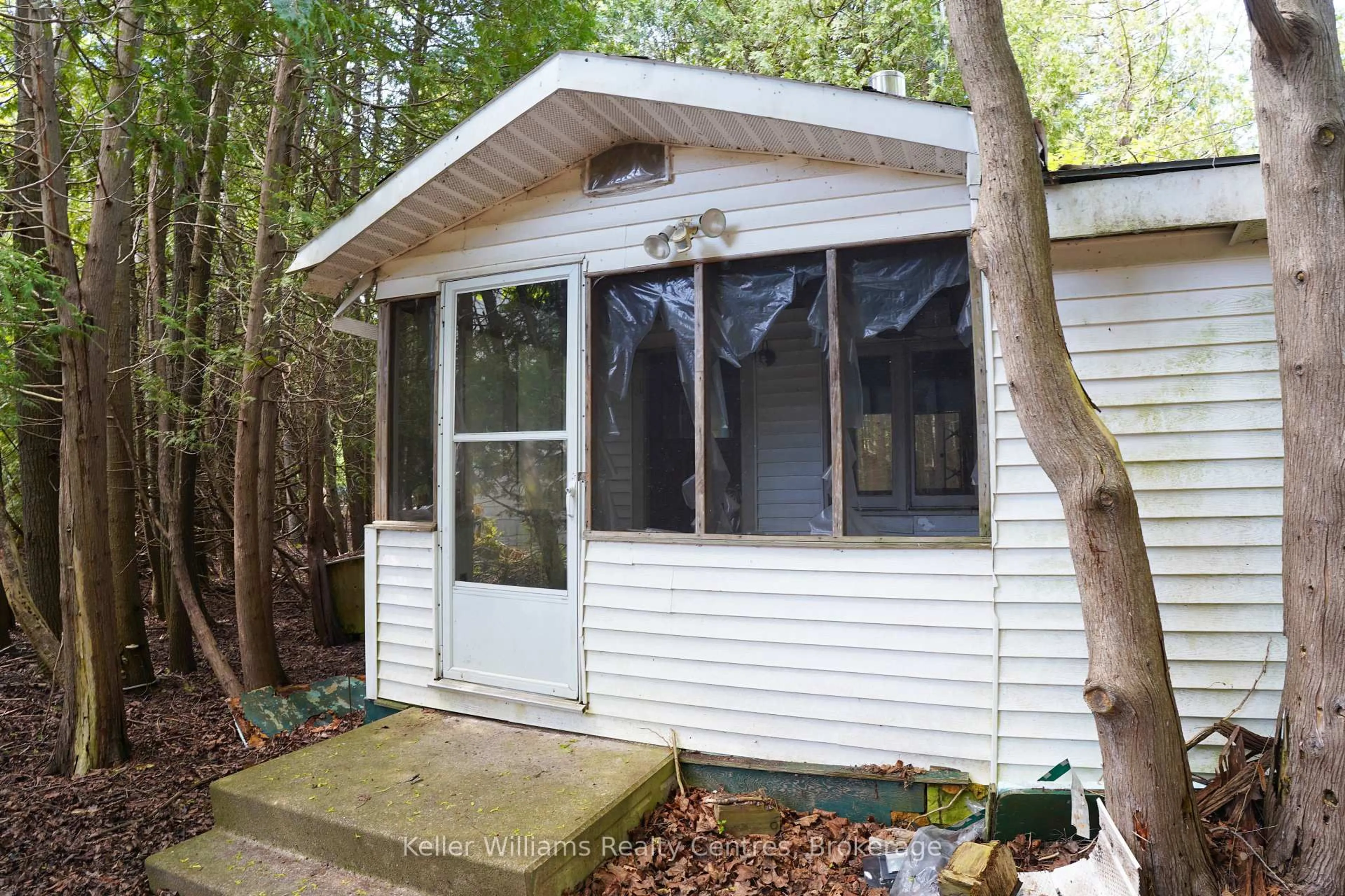 Shed for 12 Isabella St, South Bruce Peninsula Ontario N0H 2T0