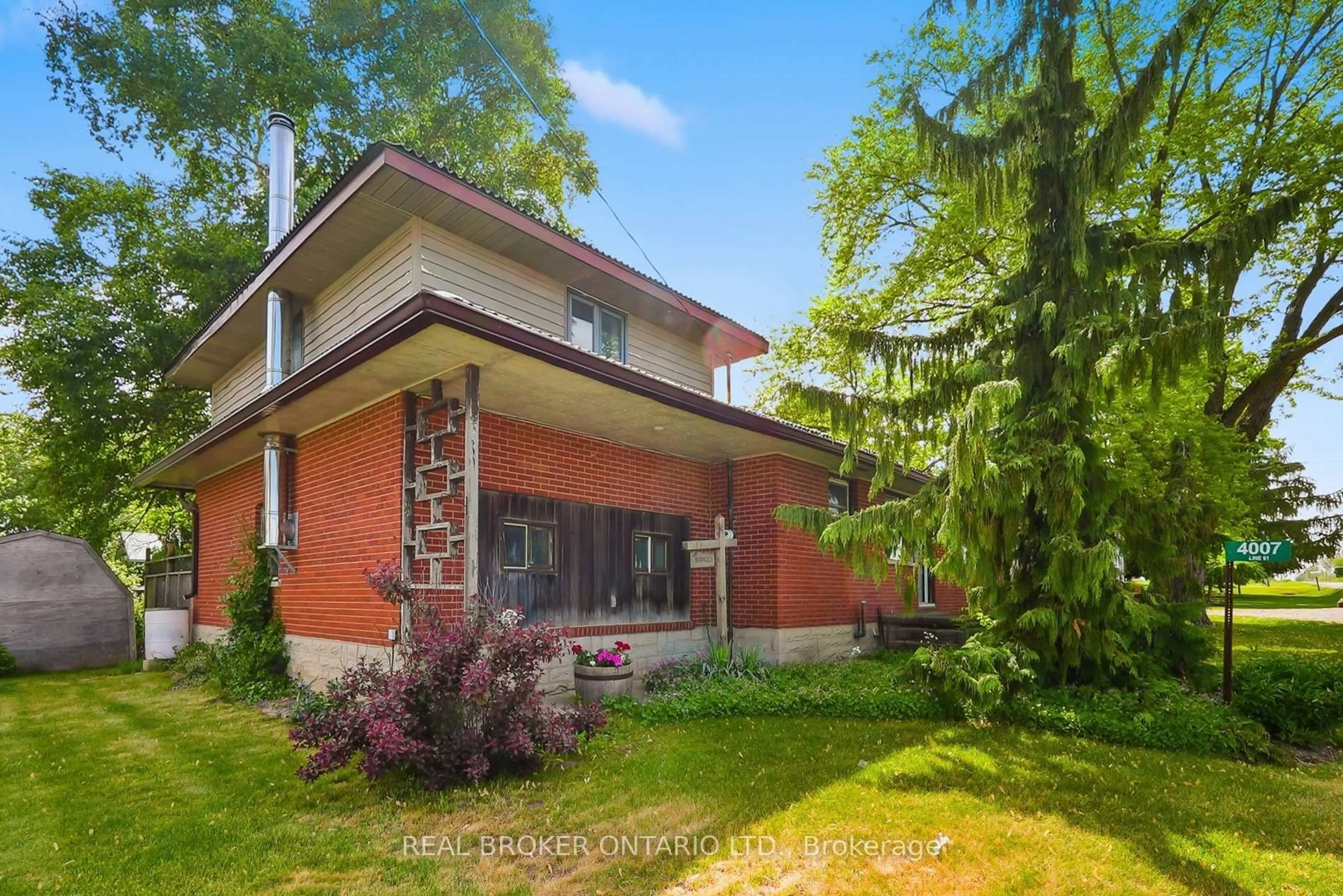 Home with brick exterior material, building for 4007 61 Line, Perth East Ontario N0K 1M0