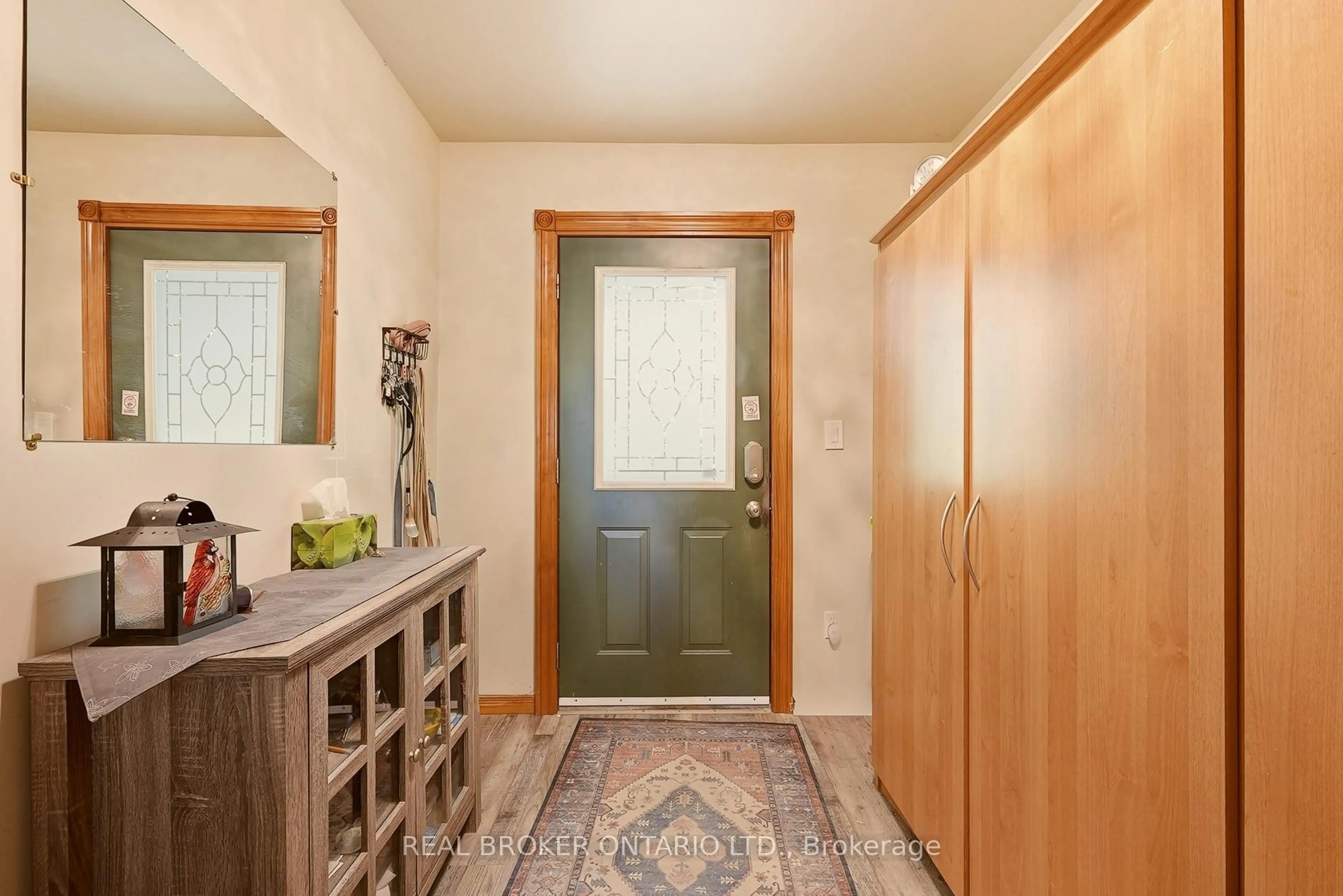 Indoor entryway for 4007 61 Line, Perth East Ontario N0K 1M0