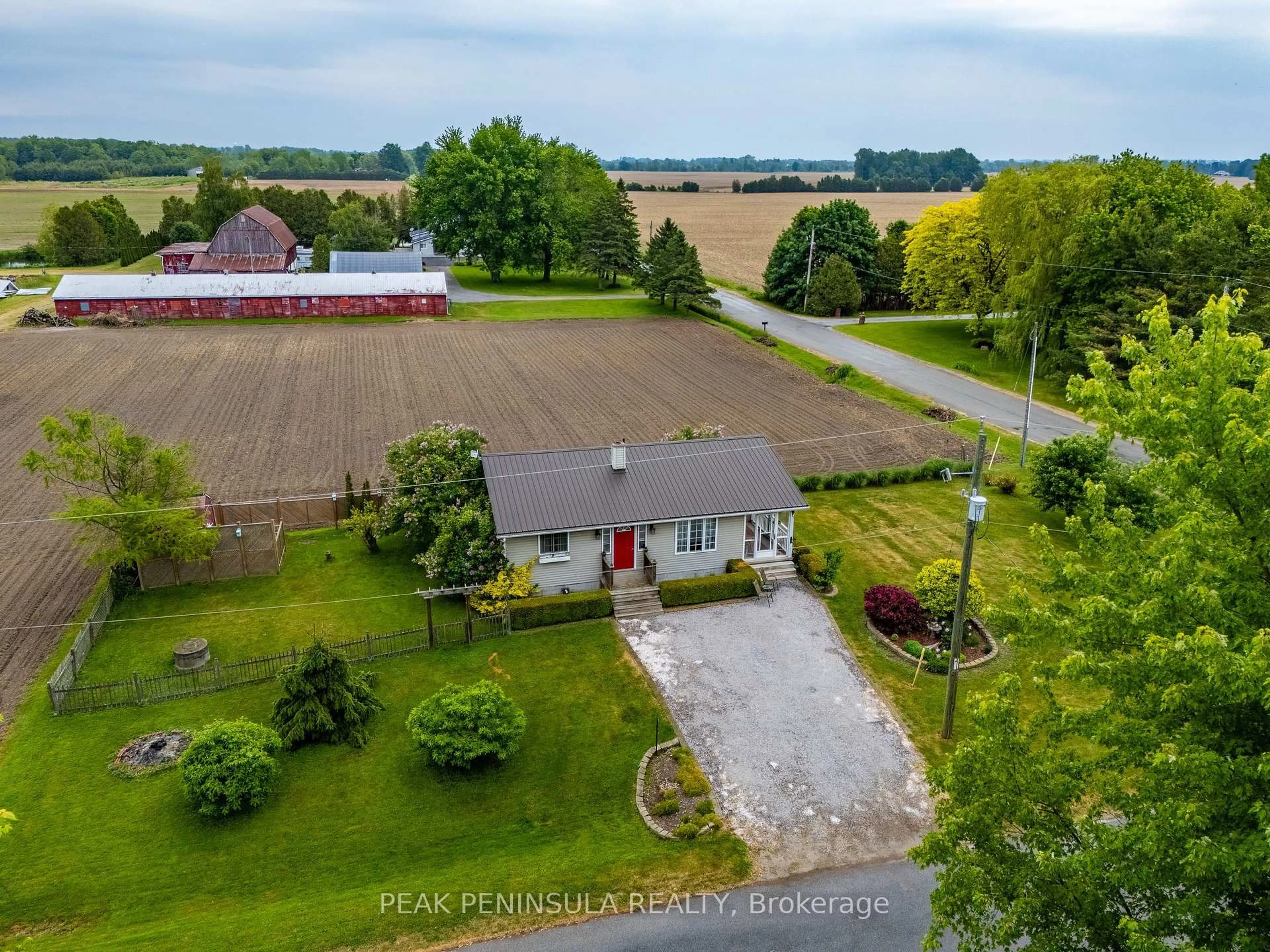 A pic from outside/outdoor area/front of a property/back of a property/a pic from drone, water/lake/river/ocean view for 122 West Quarter Line Rd, Norfolk Ontario N0E 1M0