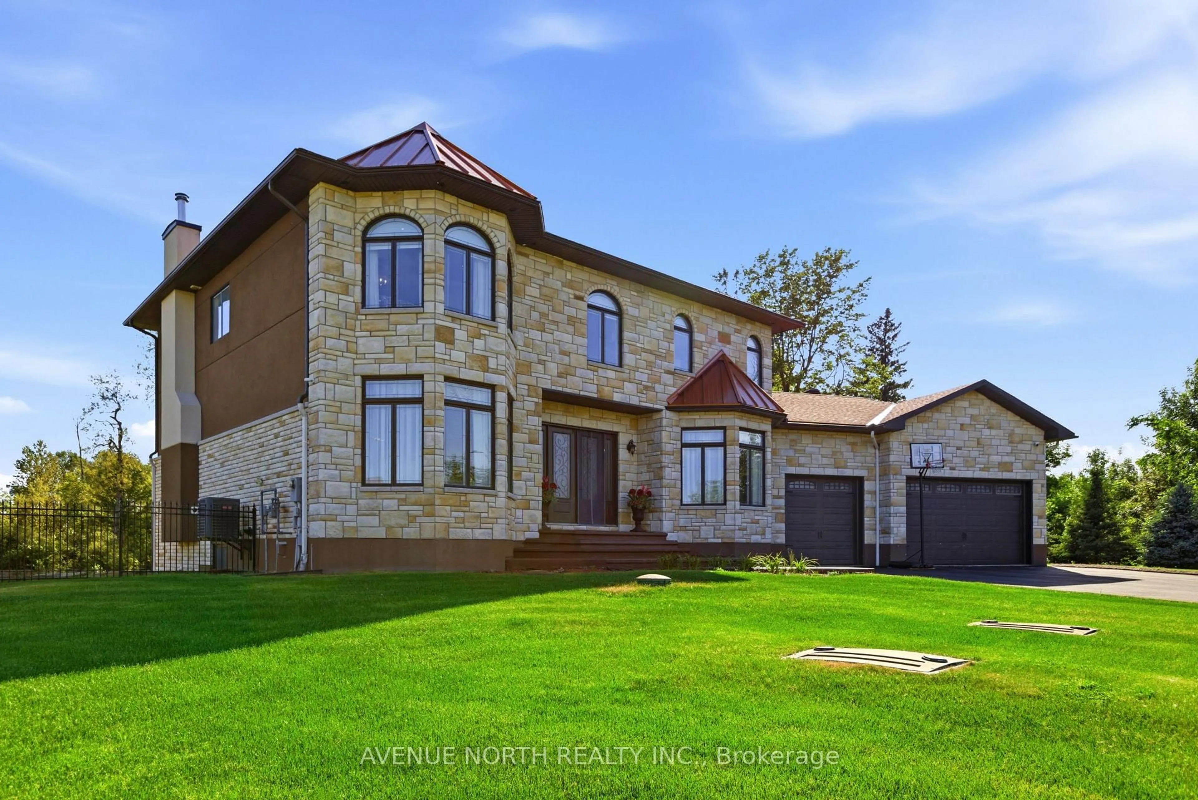 Home with brick exterior material, unknown for 699 Ballycastle Cres, Ottawa Ontario K1X 0A4