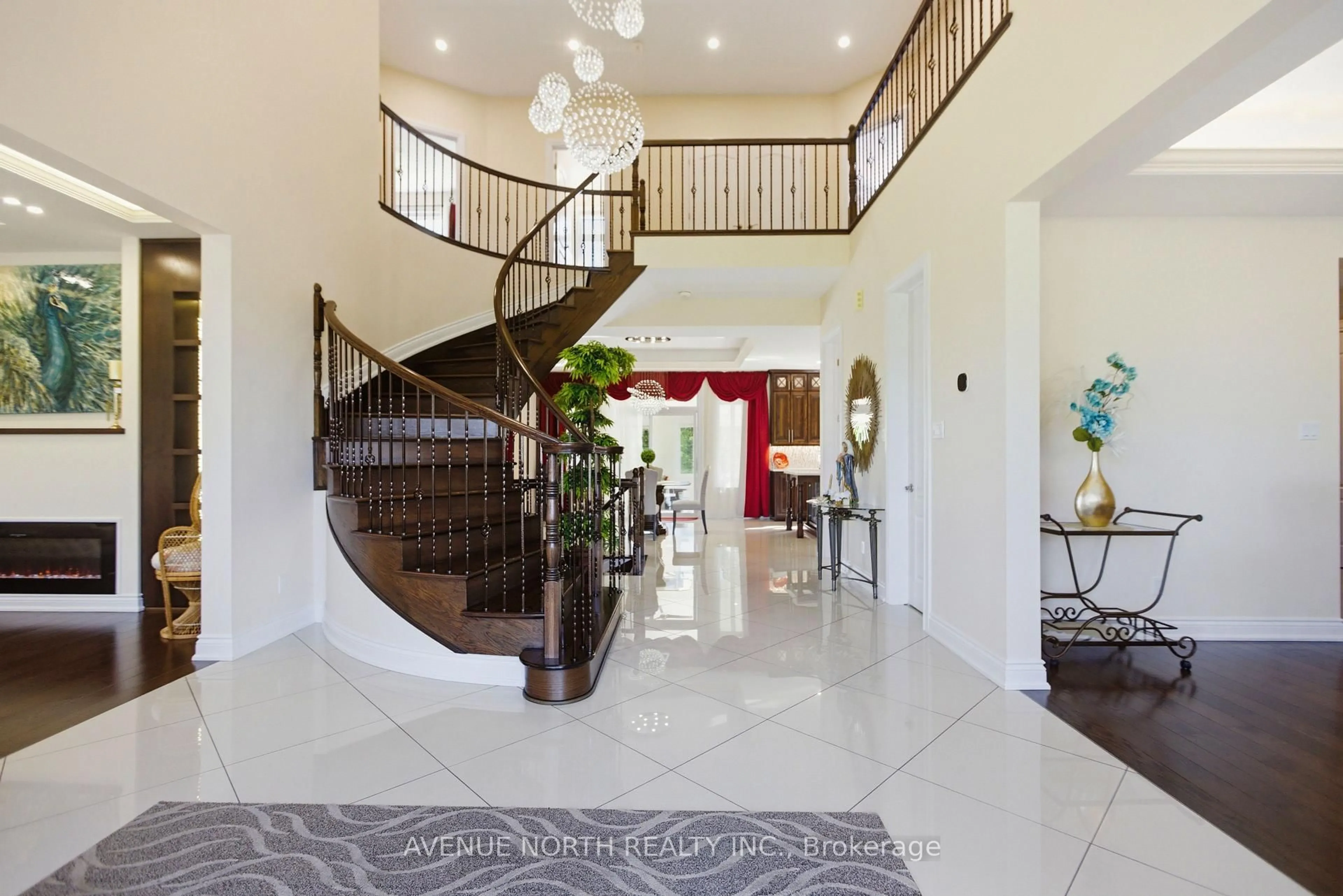 Indoor foyer for 699 Ballycastle Cres, Ottawa Ontario K1X 0A4