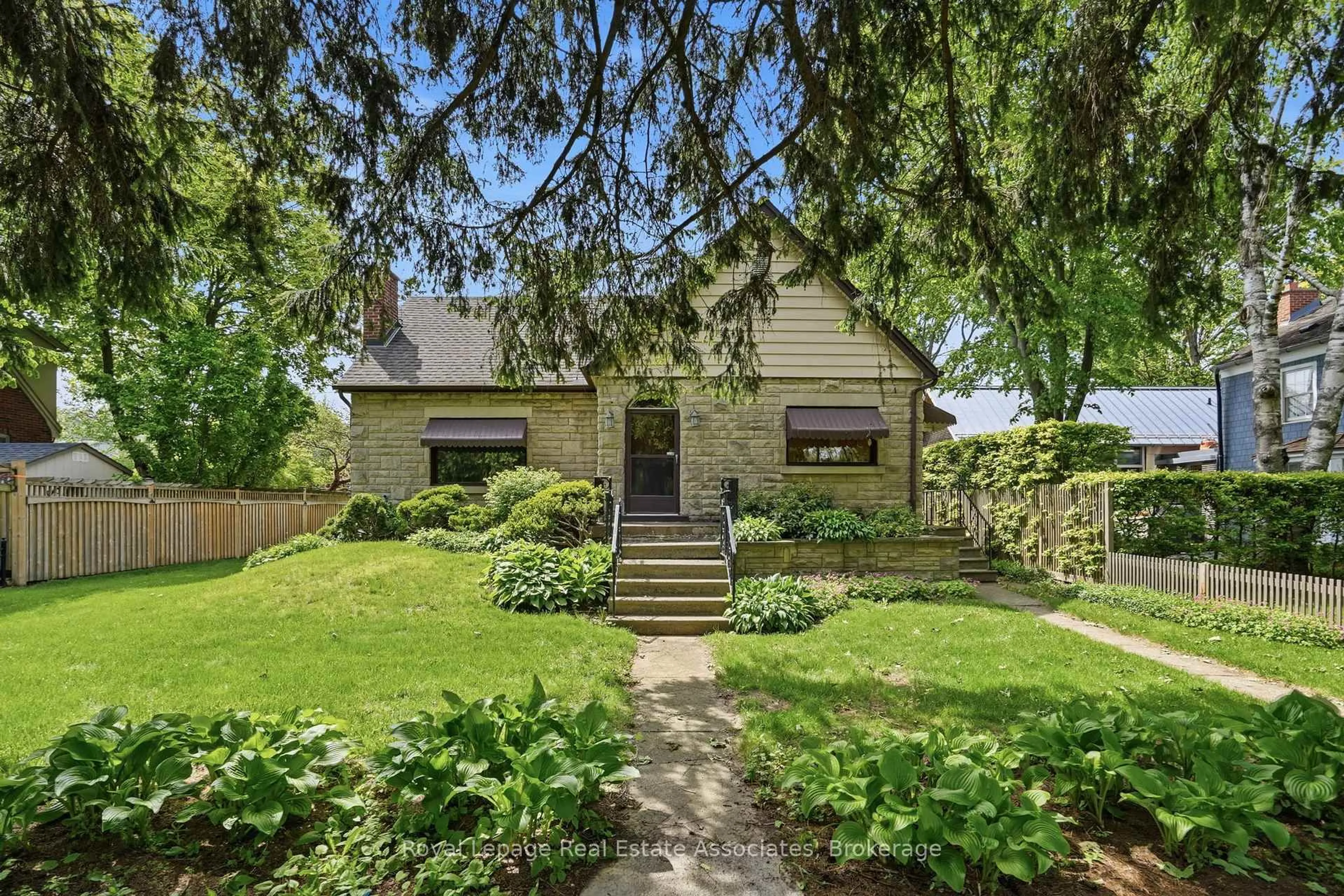Unknown for 12 Parkview Row, Hamilton Ontario L9H 2R9