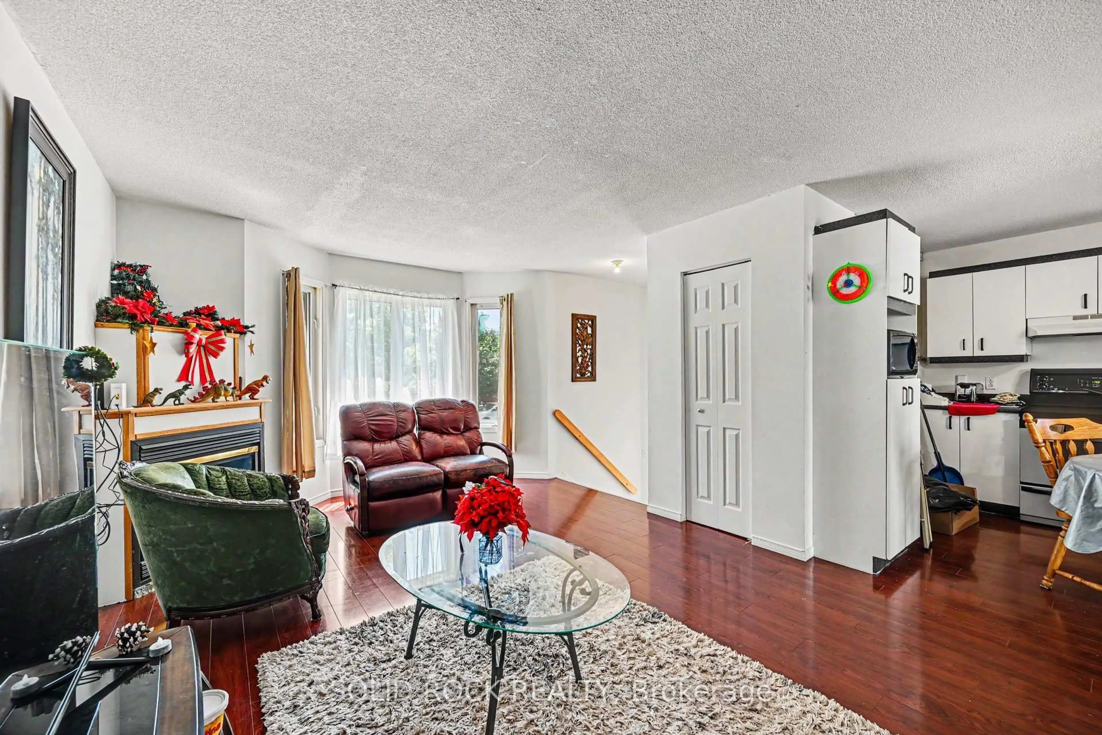 Living room with furniture, unknown for 532 Mario St, Hawkesbury Ontario K6A 3V4