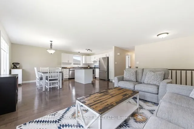 74 Oak Ave, Petawawa 5