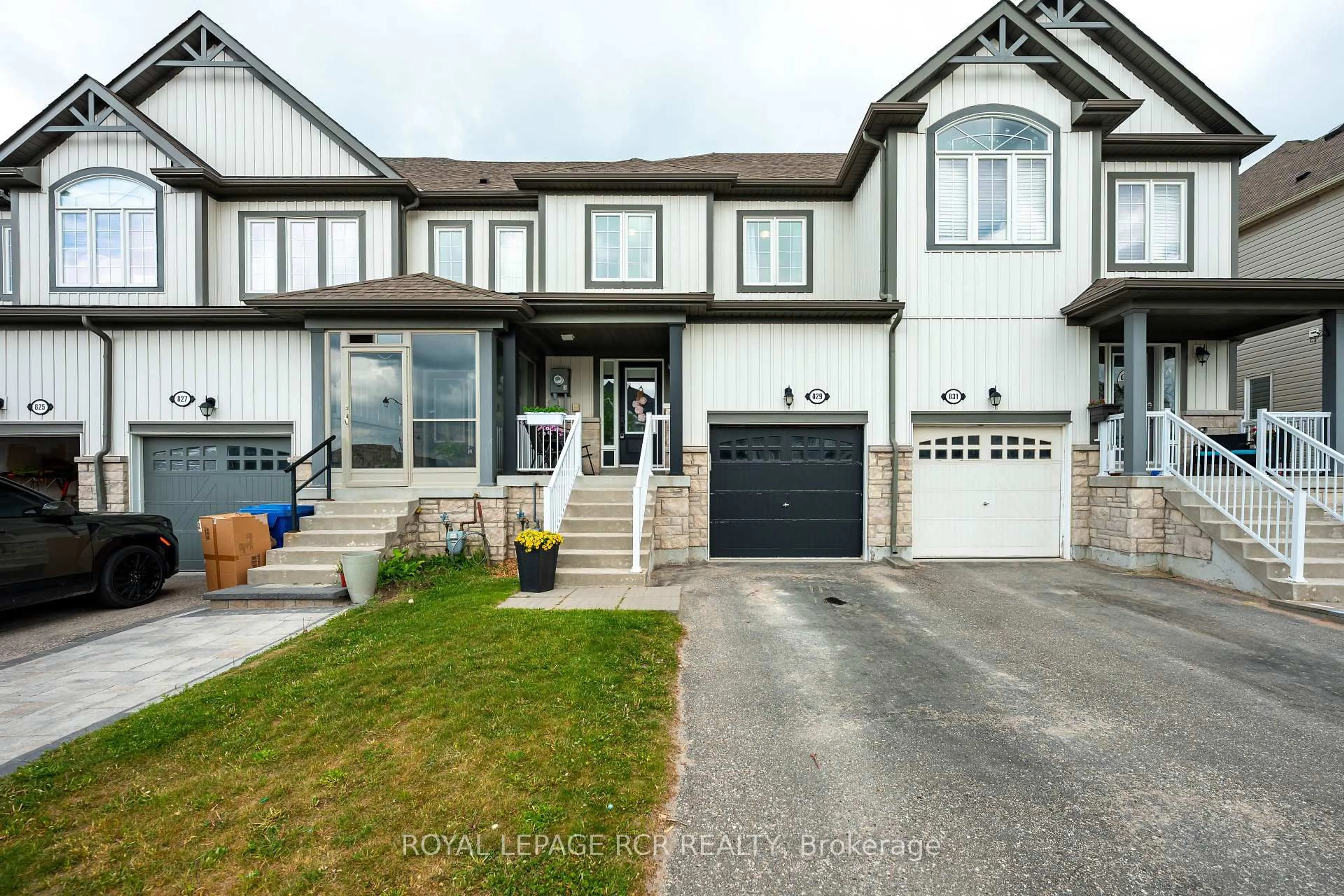 Unknown for 829 Cook Cres, Shelburne Ontario L9V 3T9