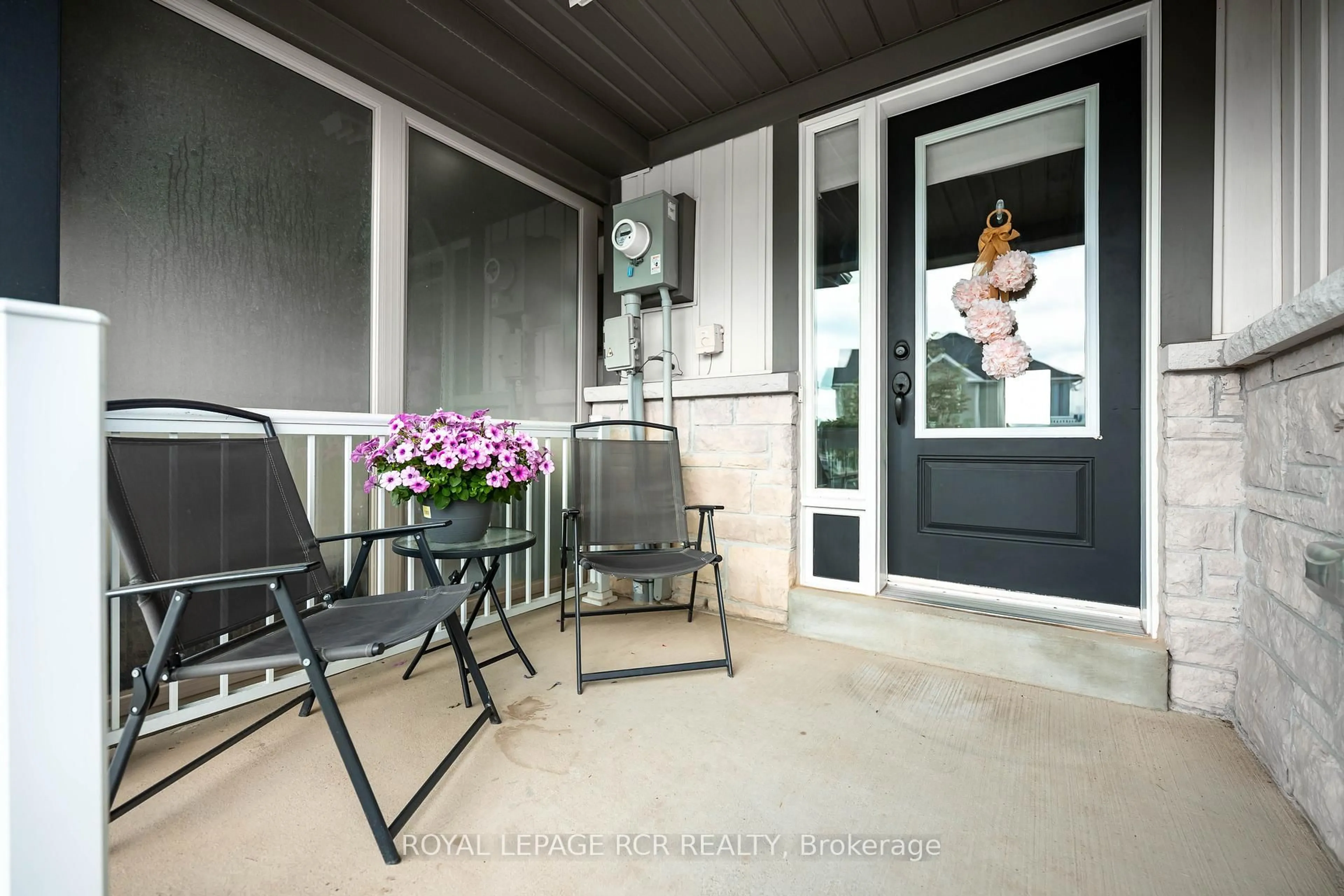 Patio, street for 829 Cook Cres, Shelburne Ontario L9V 3T9