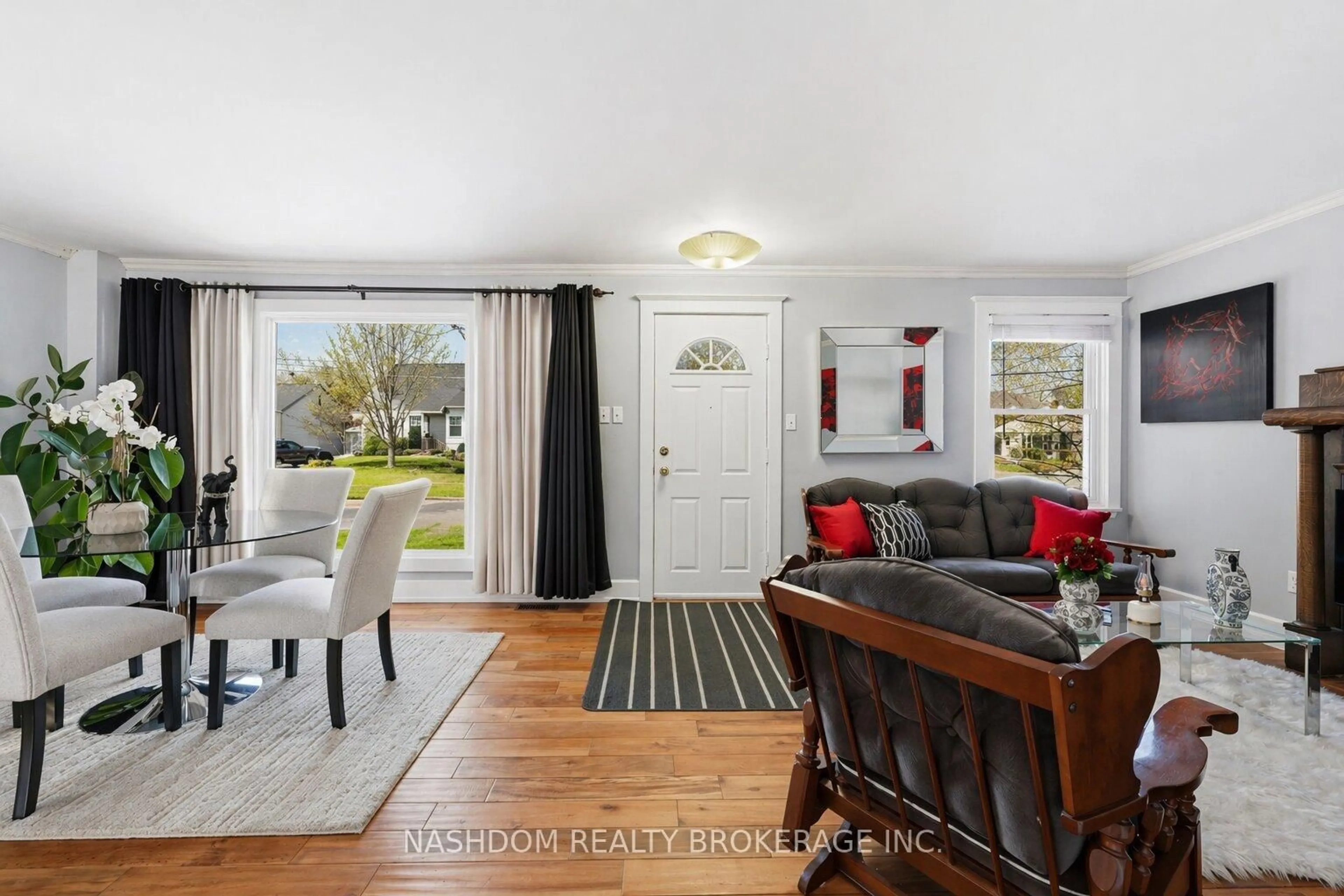 Living room with furniture, unknown for 31 Hunter St, Hamilton Ontario L9H 1E5