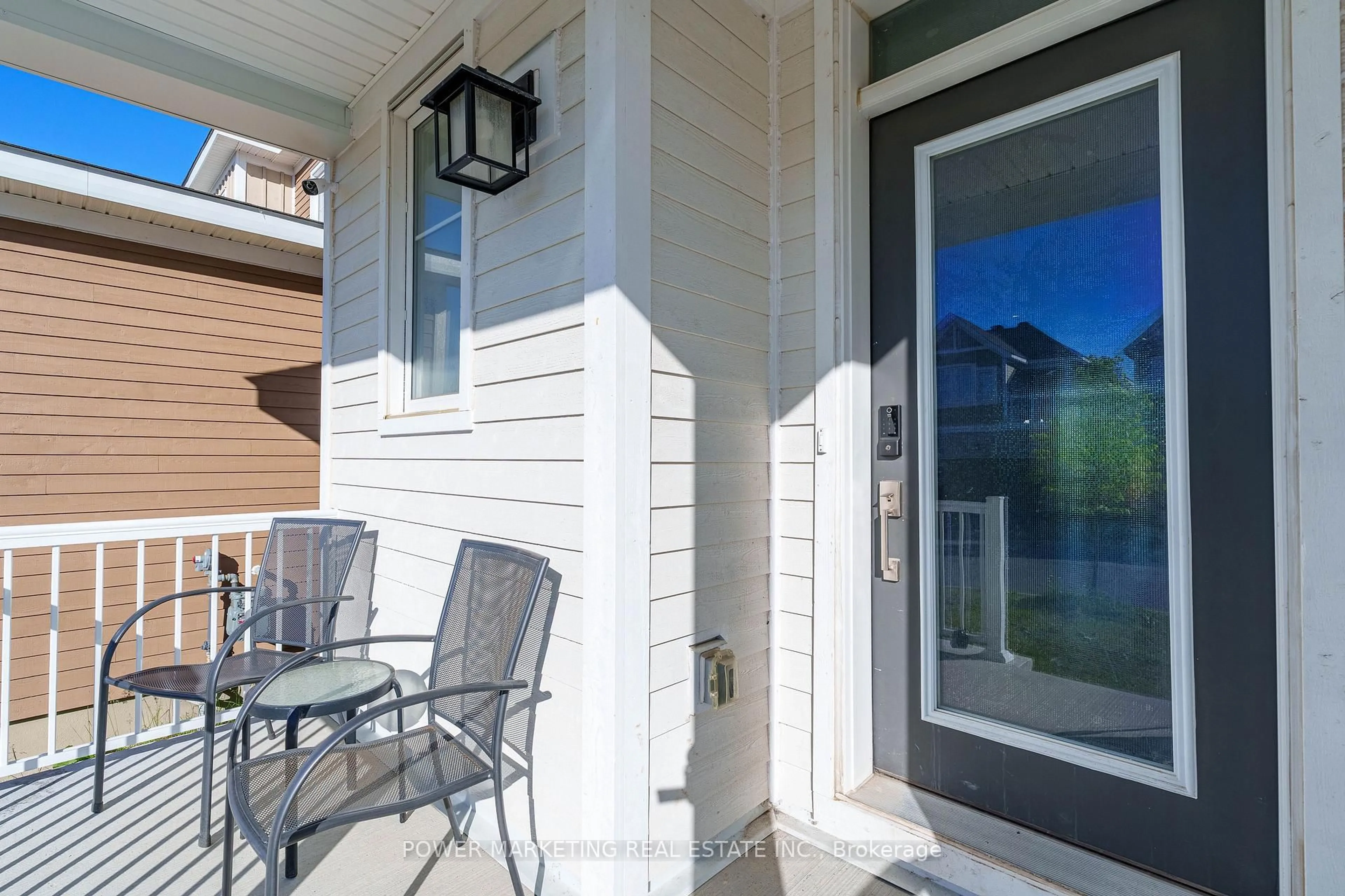 Patio, street for 129 Hackamore Cres, Richmond Ontario K0A 2Z0