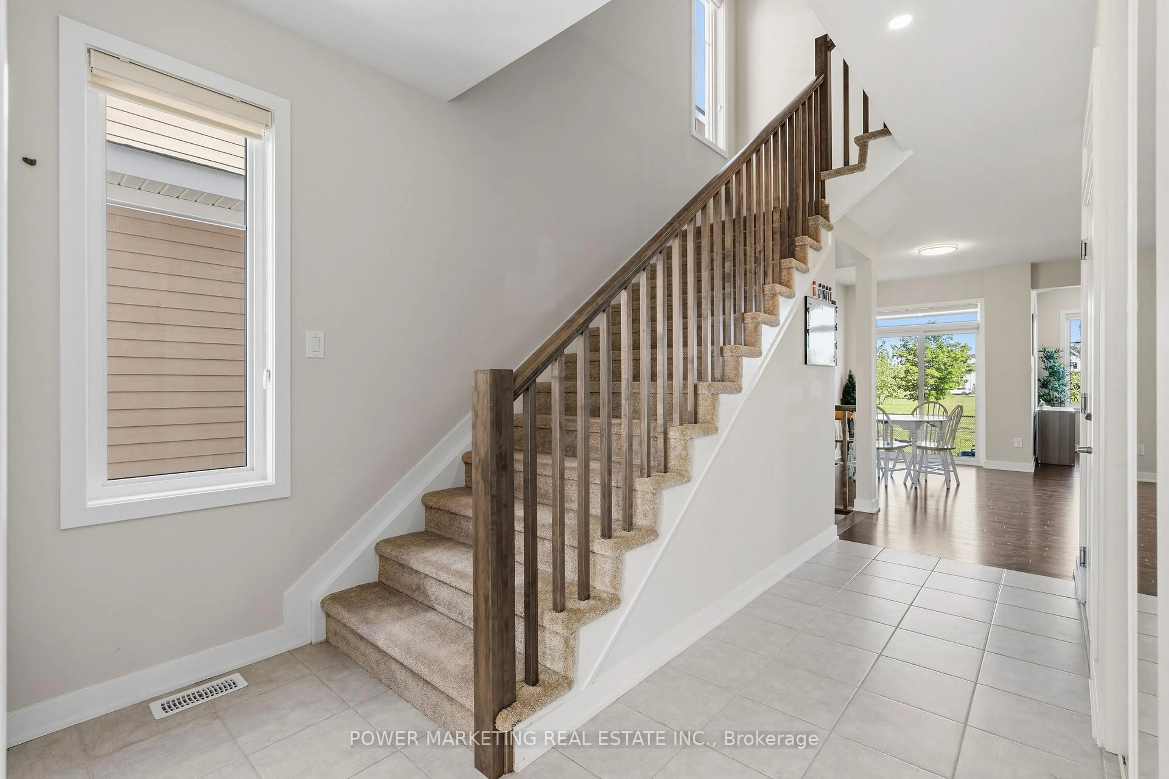 Stairs for 129 Hackamore Cres, Richmond Ontario K0A 2Z0