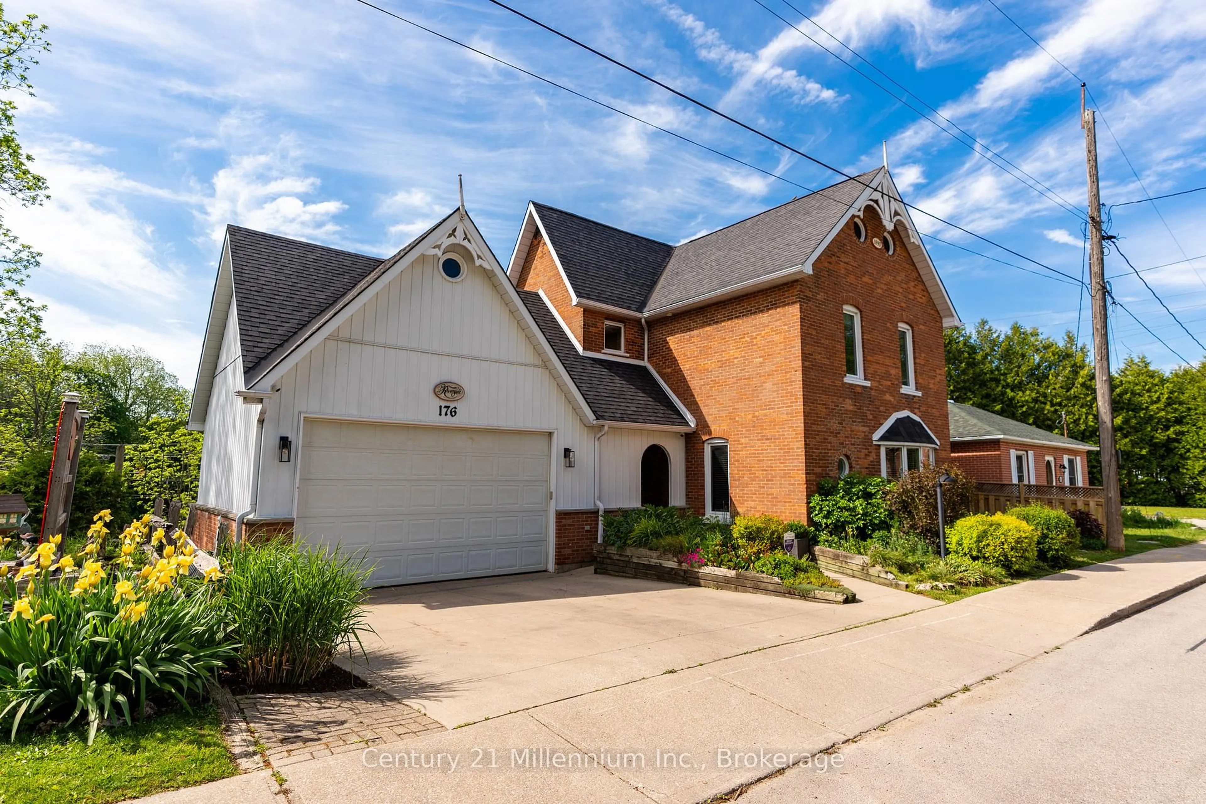 Home with brick exterior material, street for 176 5th A St, Owen Sound Ontario N4K 1C5