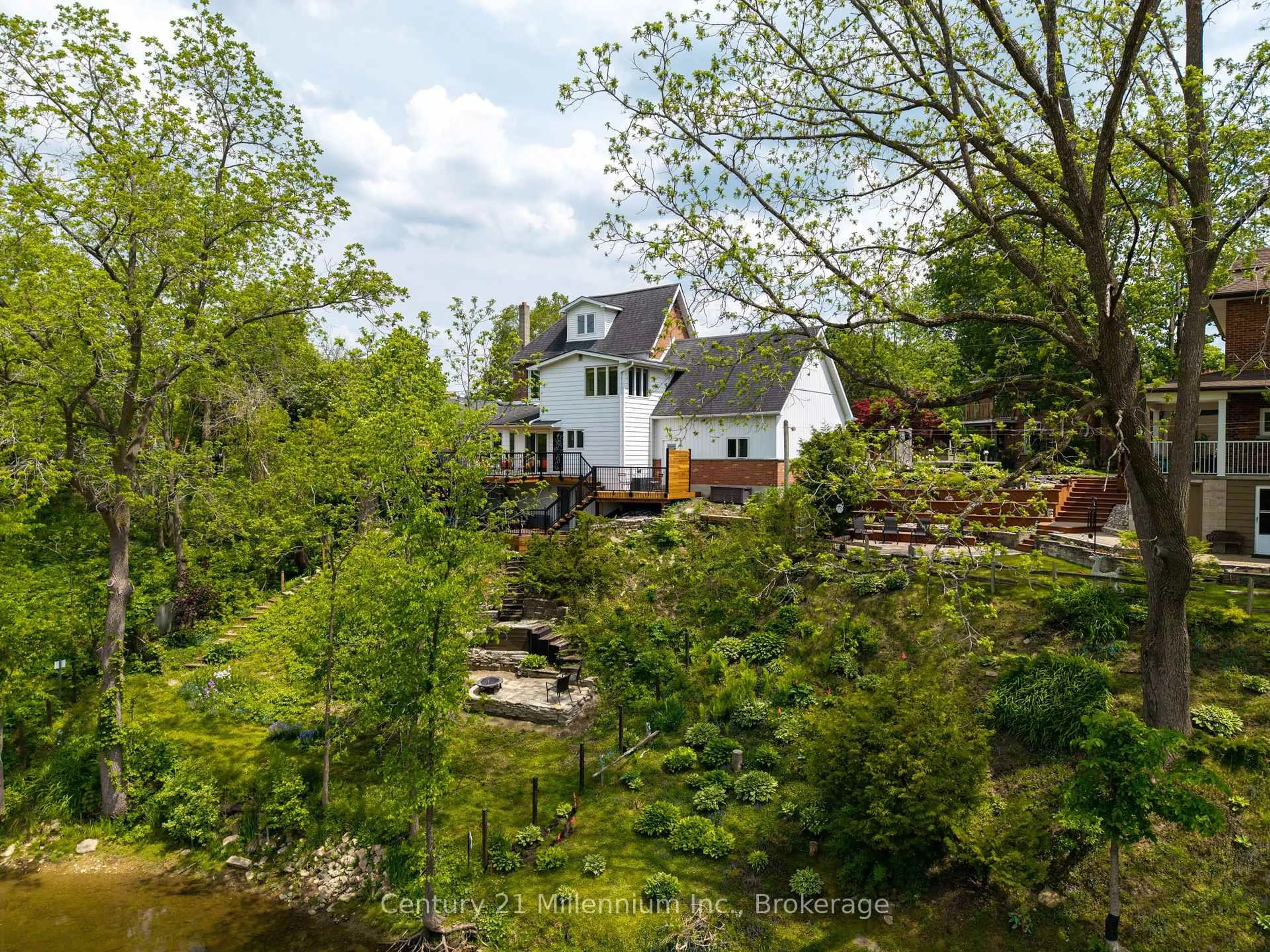 A pic from outside/outdoor area/front of a property/back of a property/a pic from drone, water/lake/river/ocean view for 176 5th A St, Owen Sound Ontario N4K 1C5