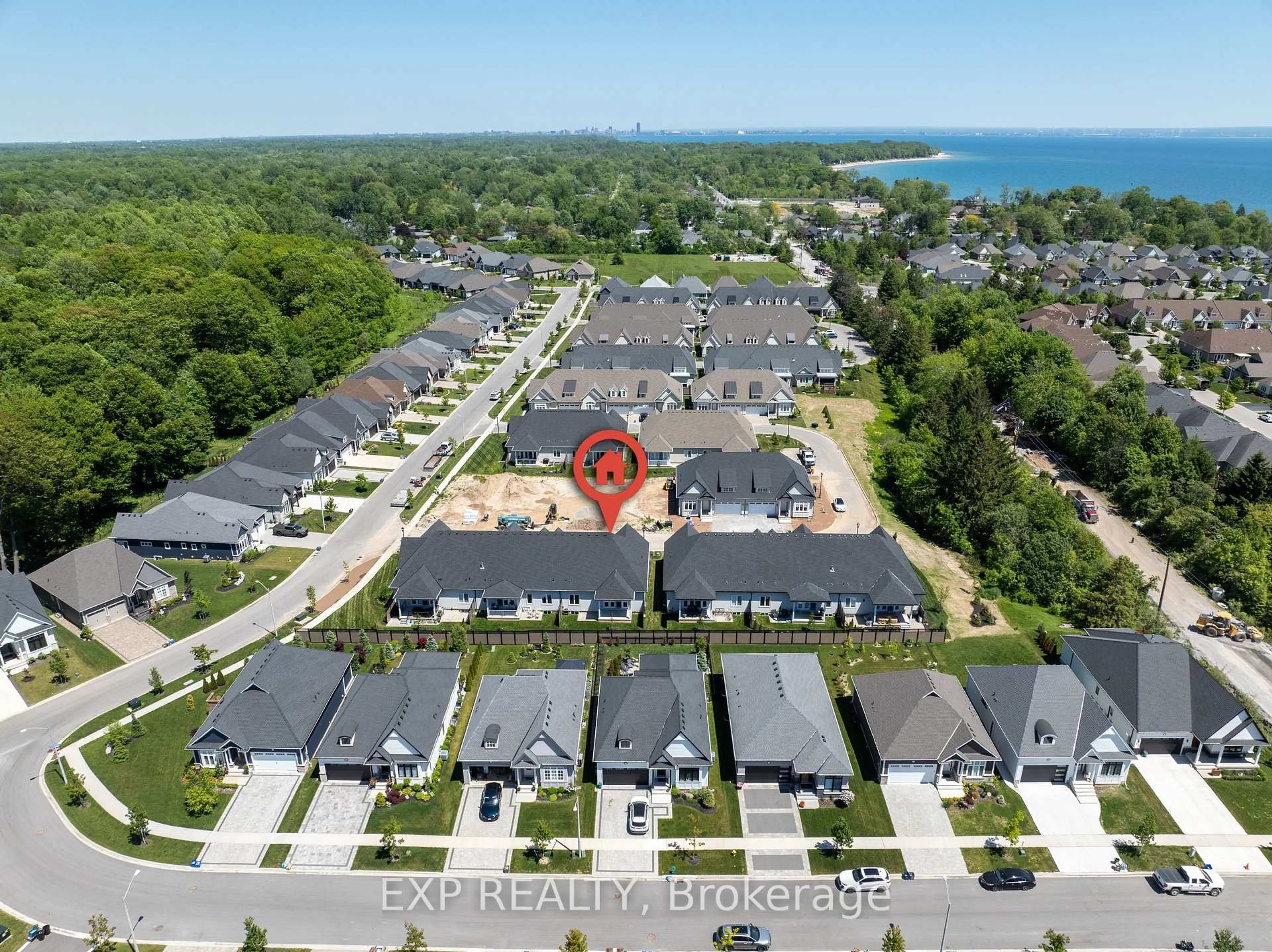 A pic from outside/outdoor area/front of a property/back of a property/a pic from drone, water/lake/river/ocean view for 7 Butternut Cres, Fort Erie Ontario L0S 1N0