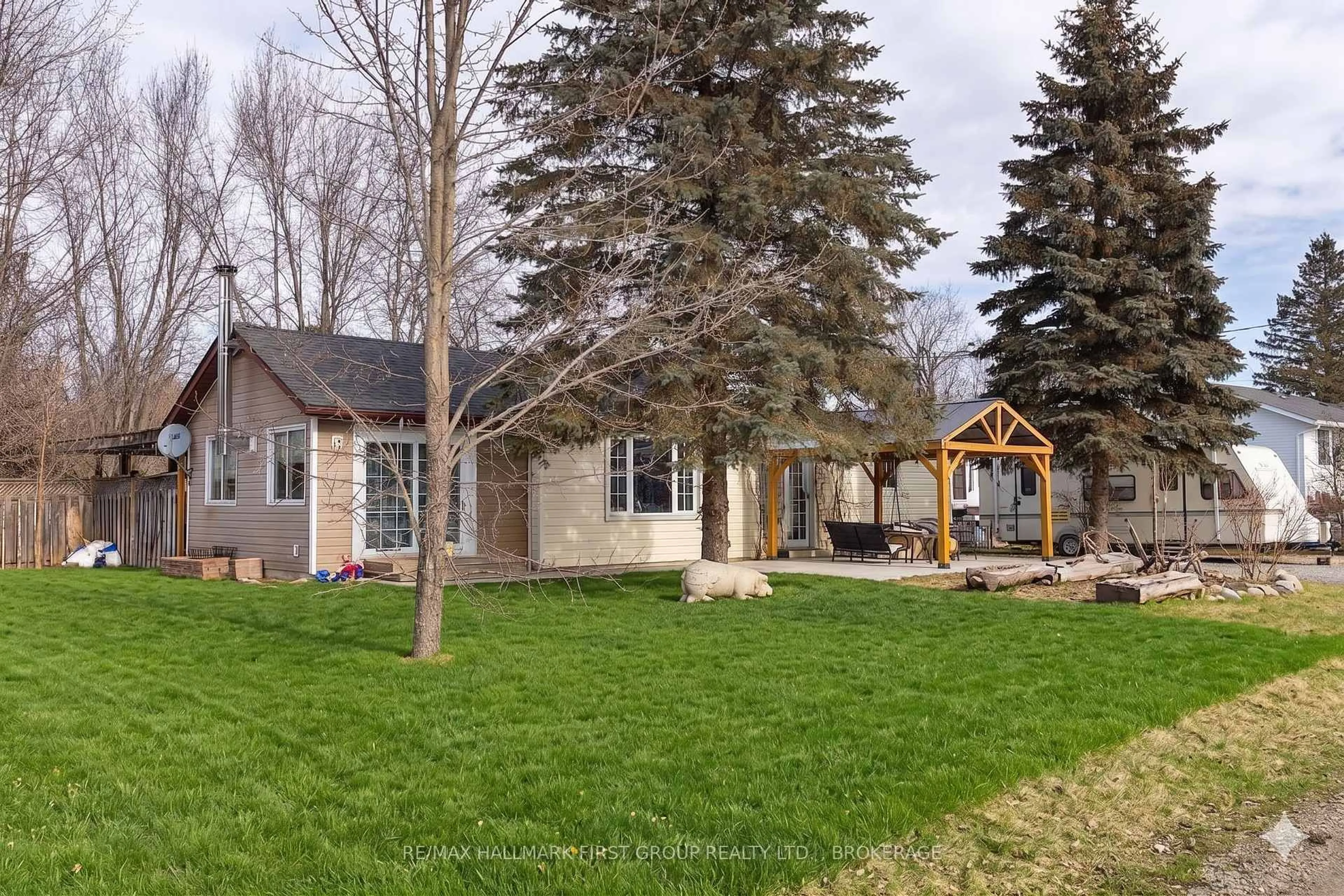 A pic from outside/outdoor area/front of a property/back of a property/a pic from drone, mountain view for 469 Absalom Rd, Bath Ontario K0H 1G0