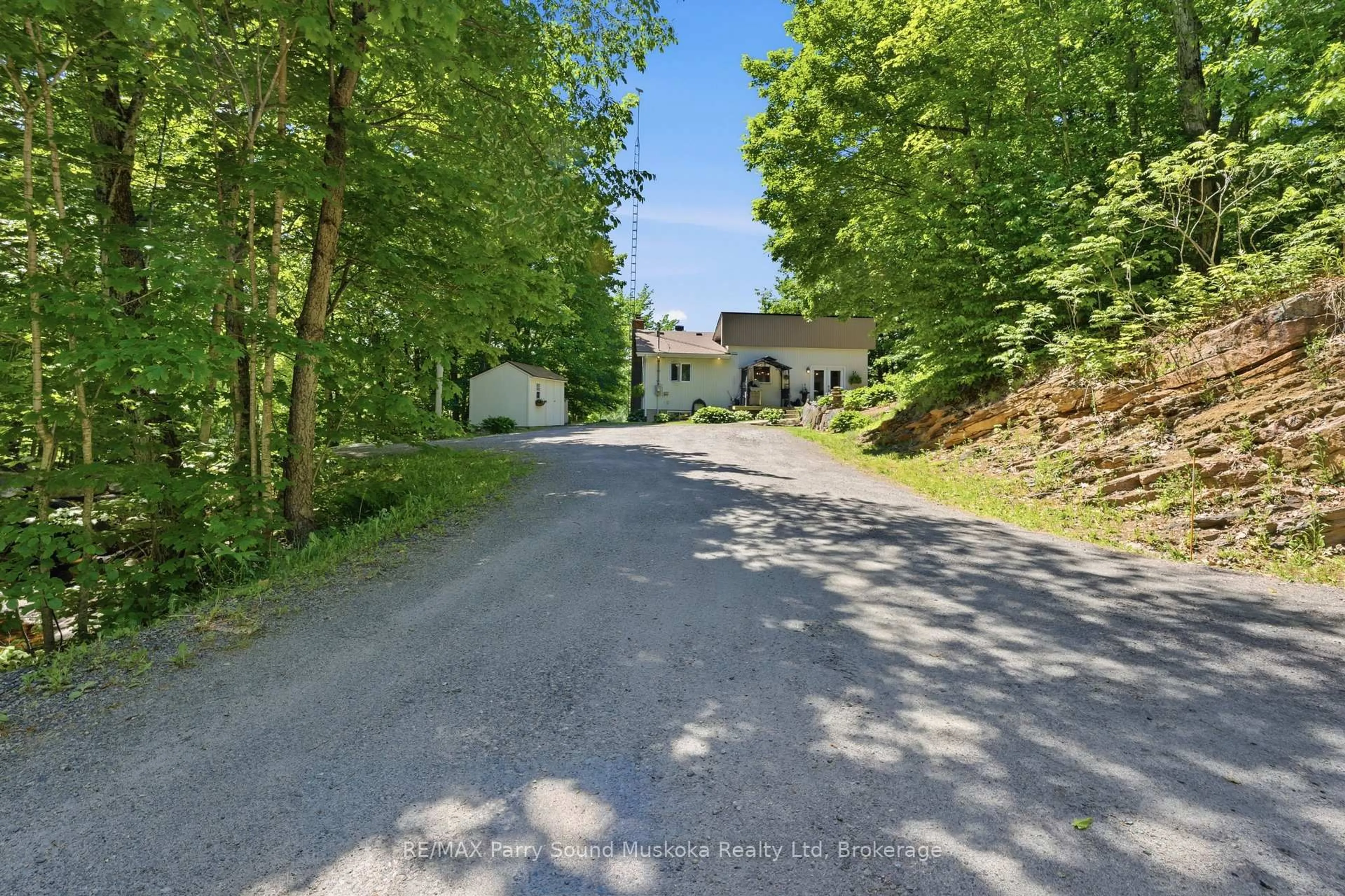 A pic from outside/outdoor area/front of a property/back of a property/a pic from drone, street for 15 Elsasser Rd, Seguin Ontario P2A 2W8